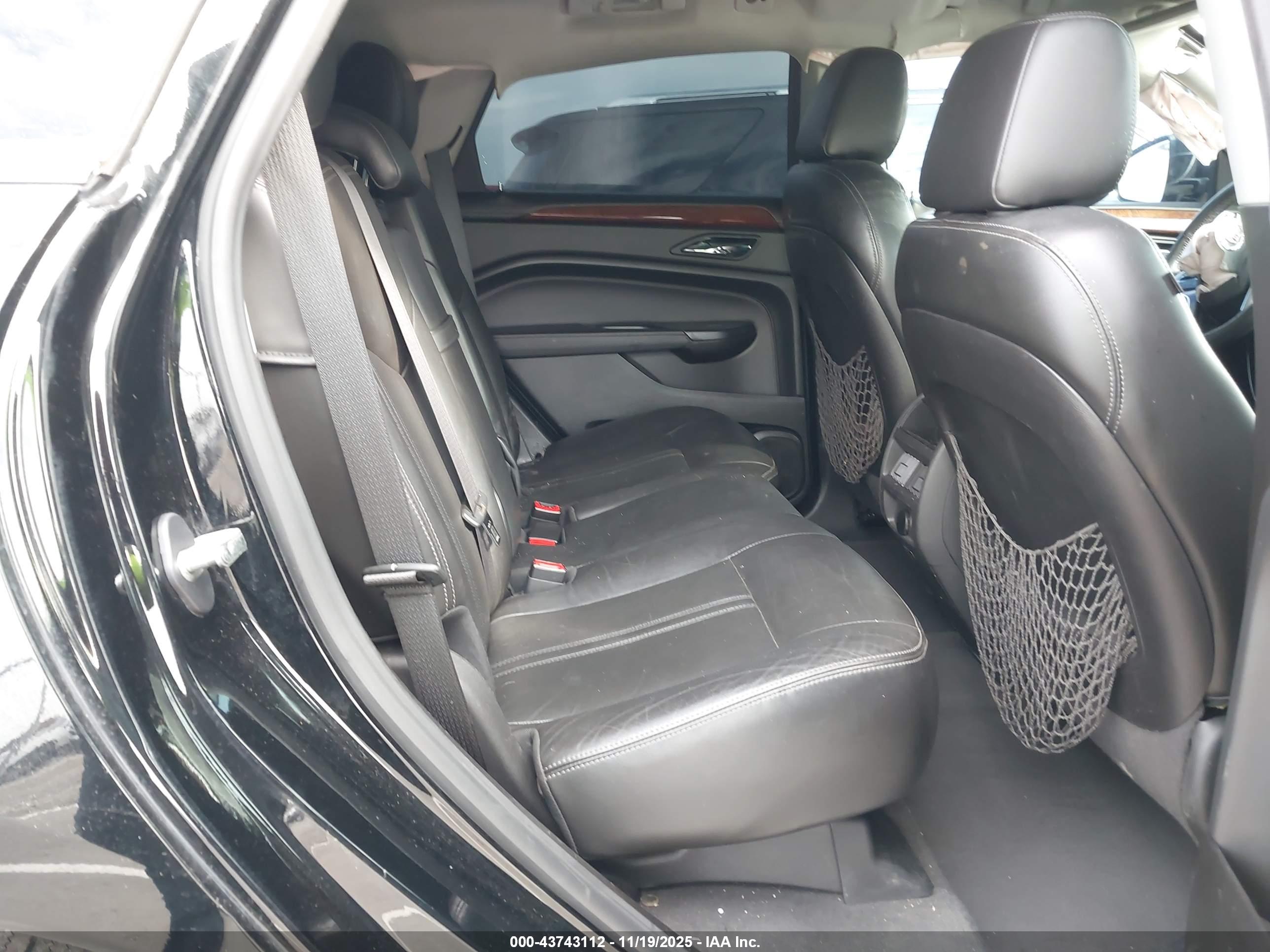 CADILLAC SRX image 8