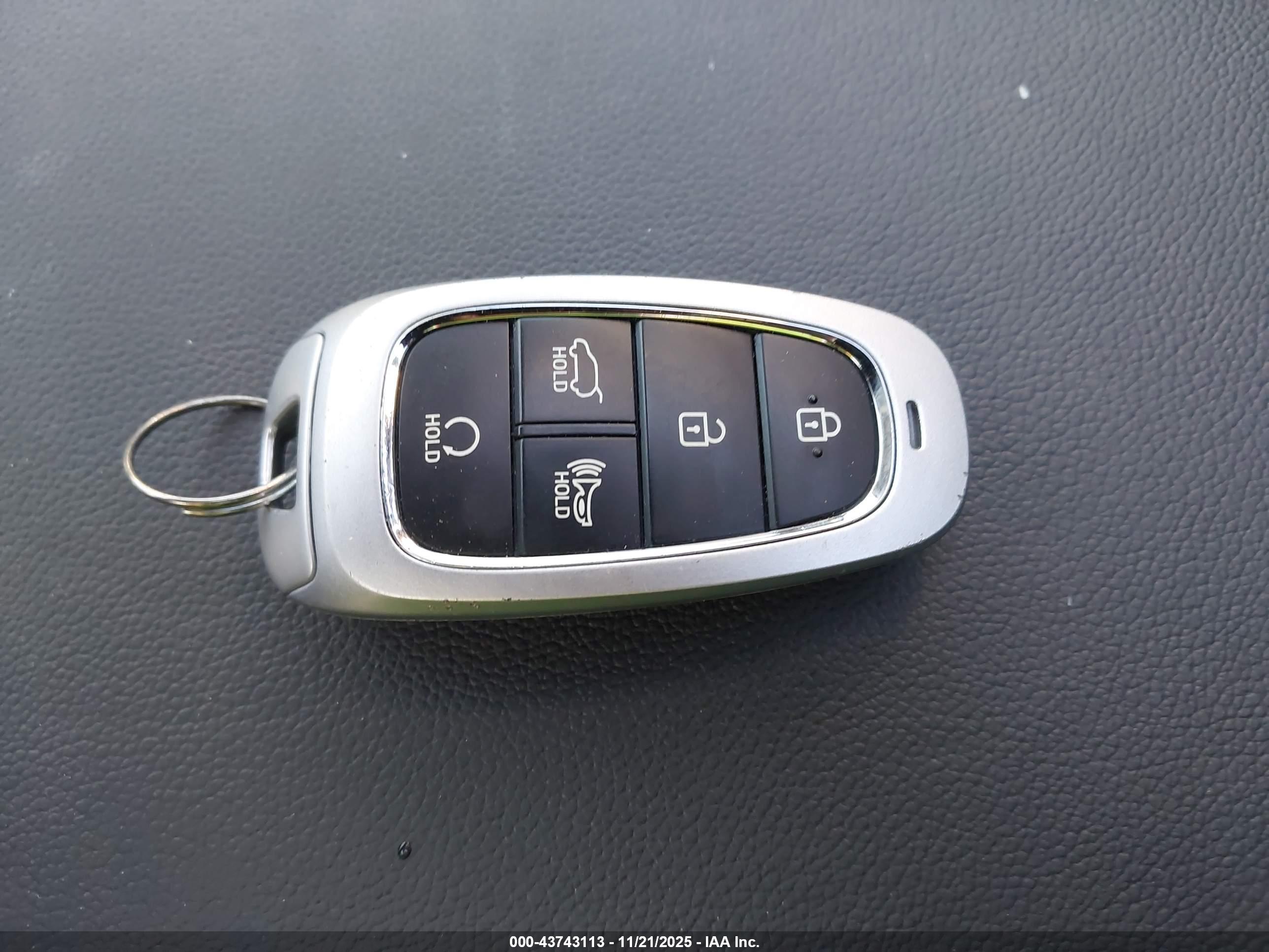 HYUNDAI TUCSON image 11