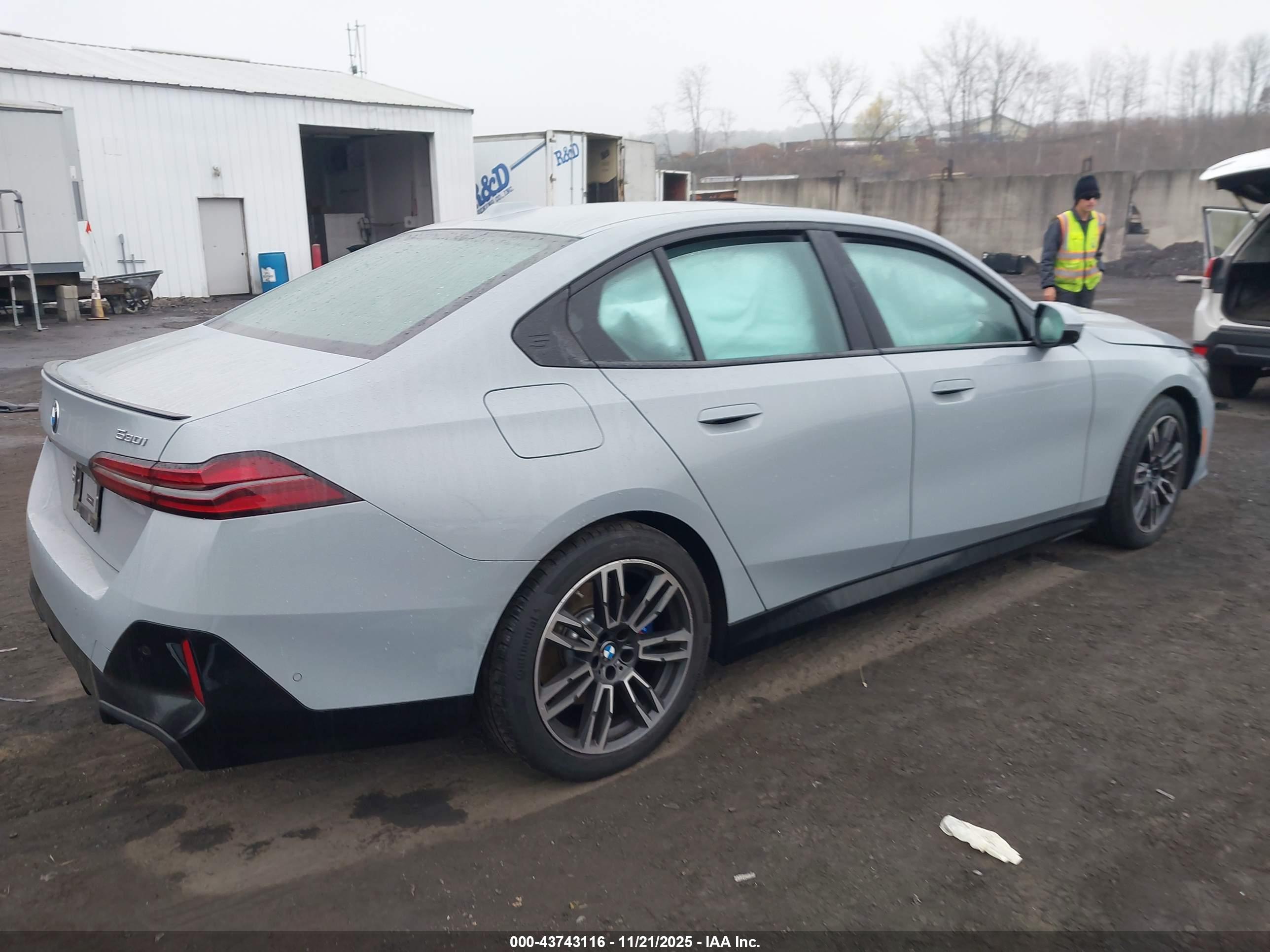 BMW 530I image 4