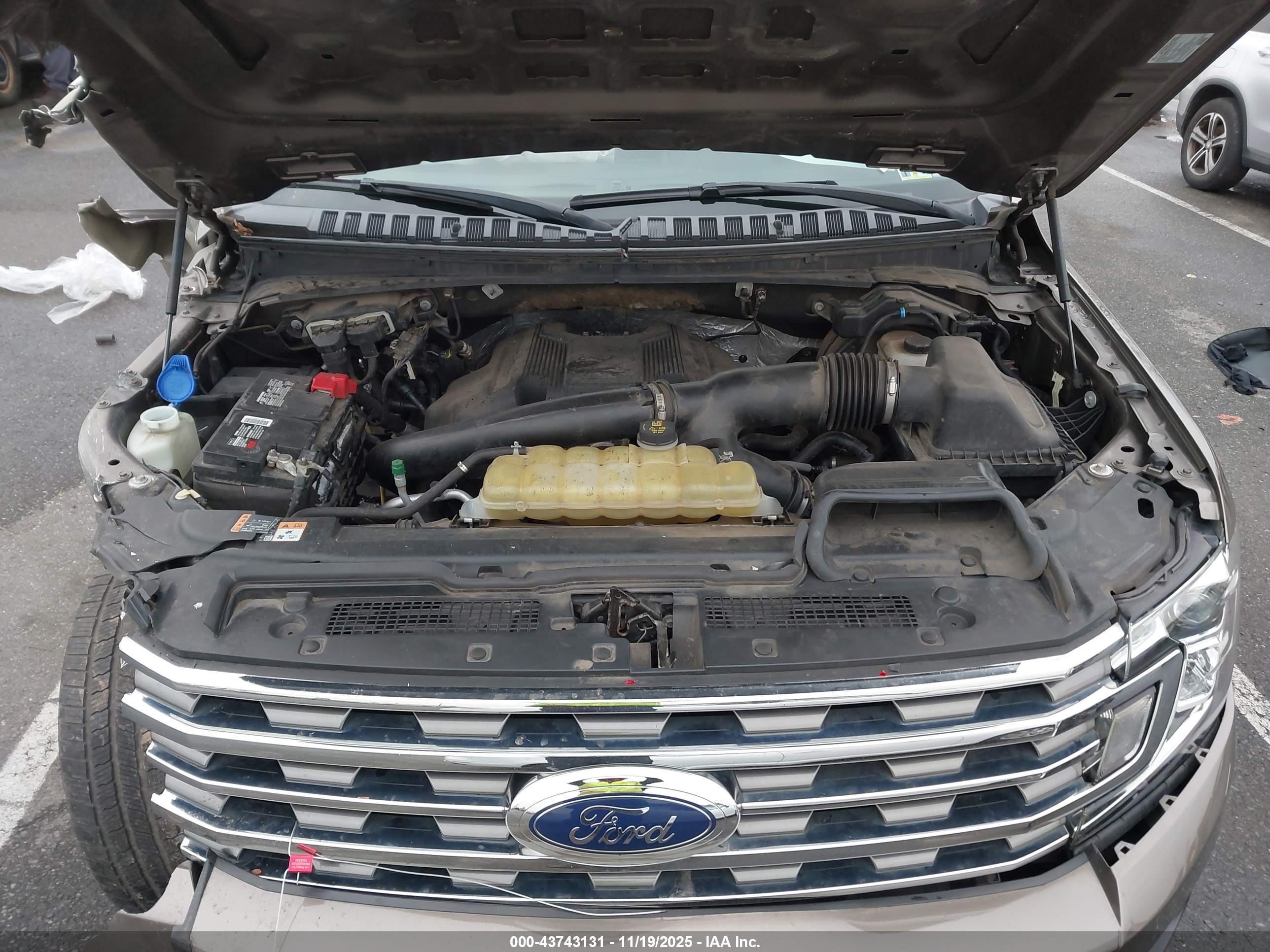 FORD EXPEDITION image 10