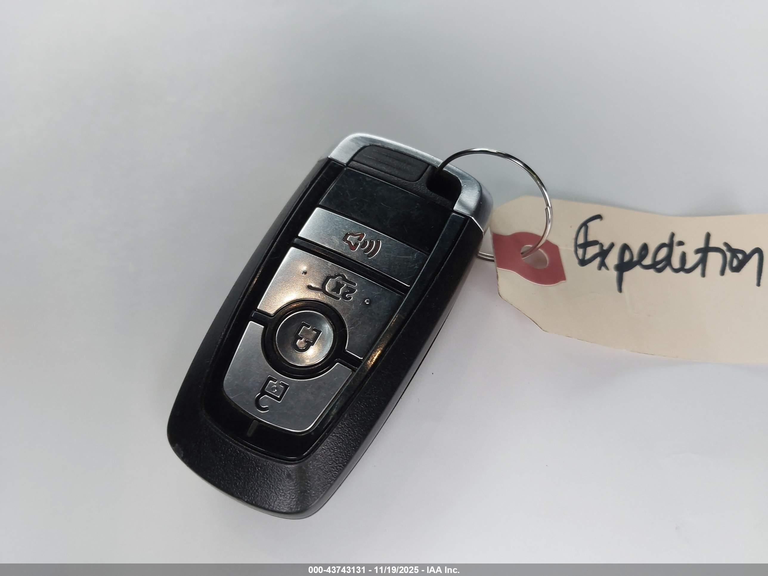 FORD EXPEDITION image 11