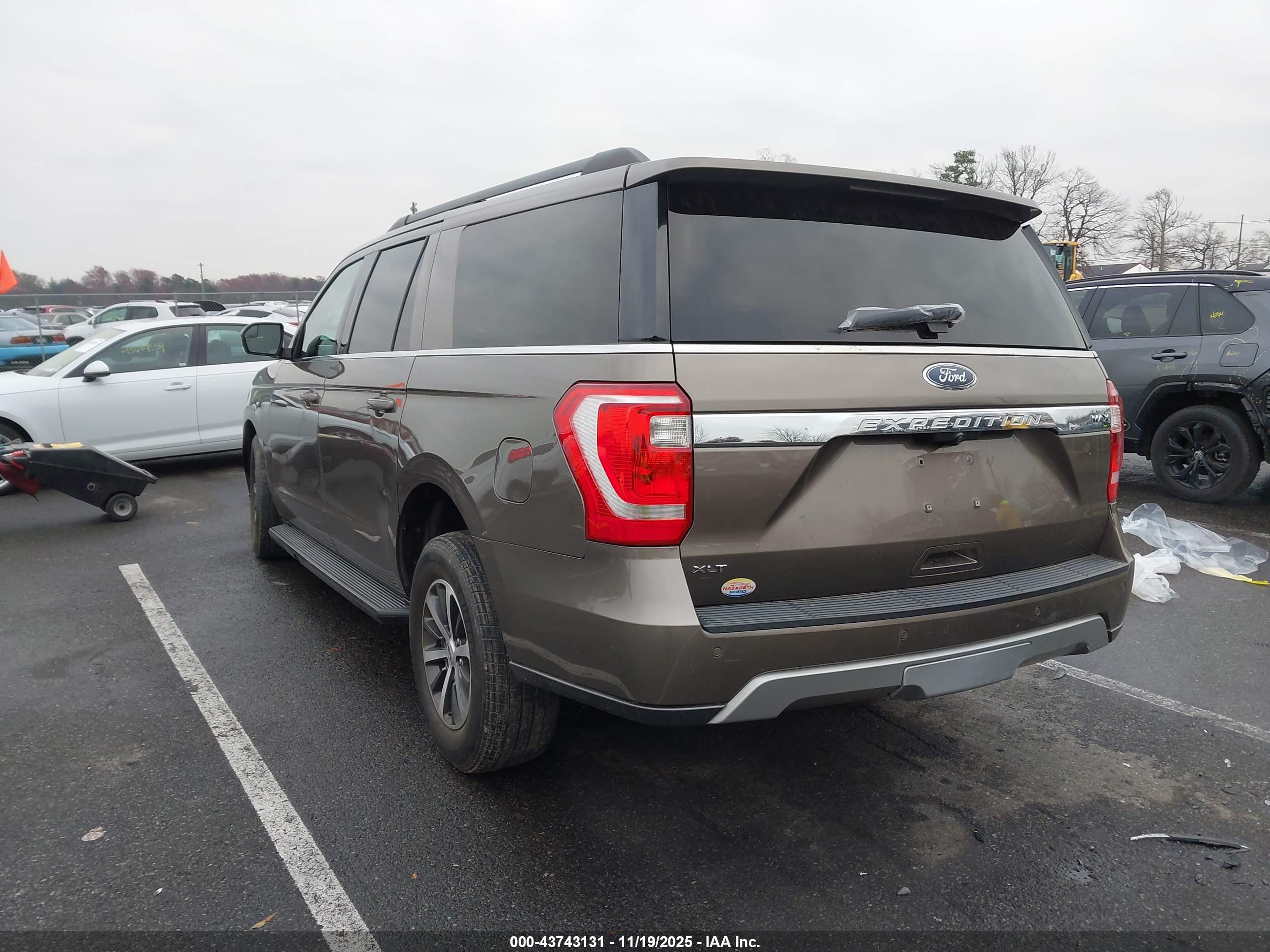 FORD EXPEDITION image 3