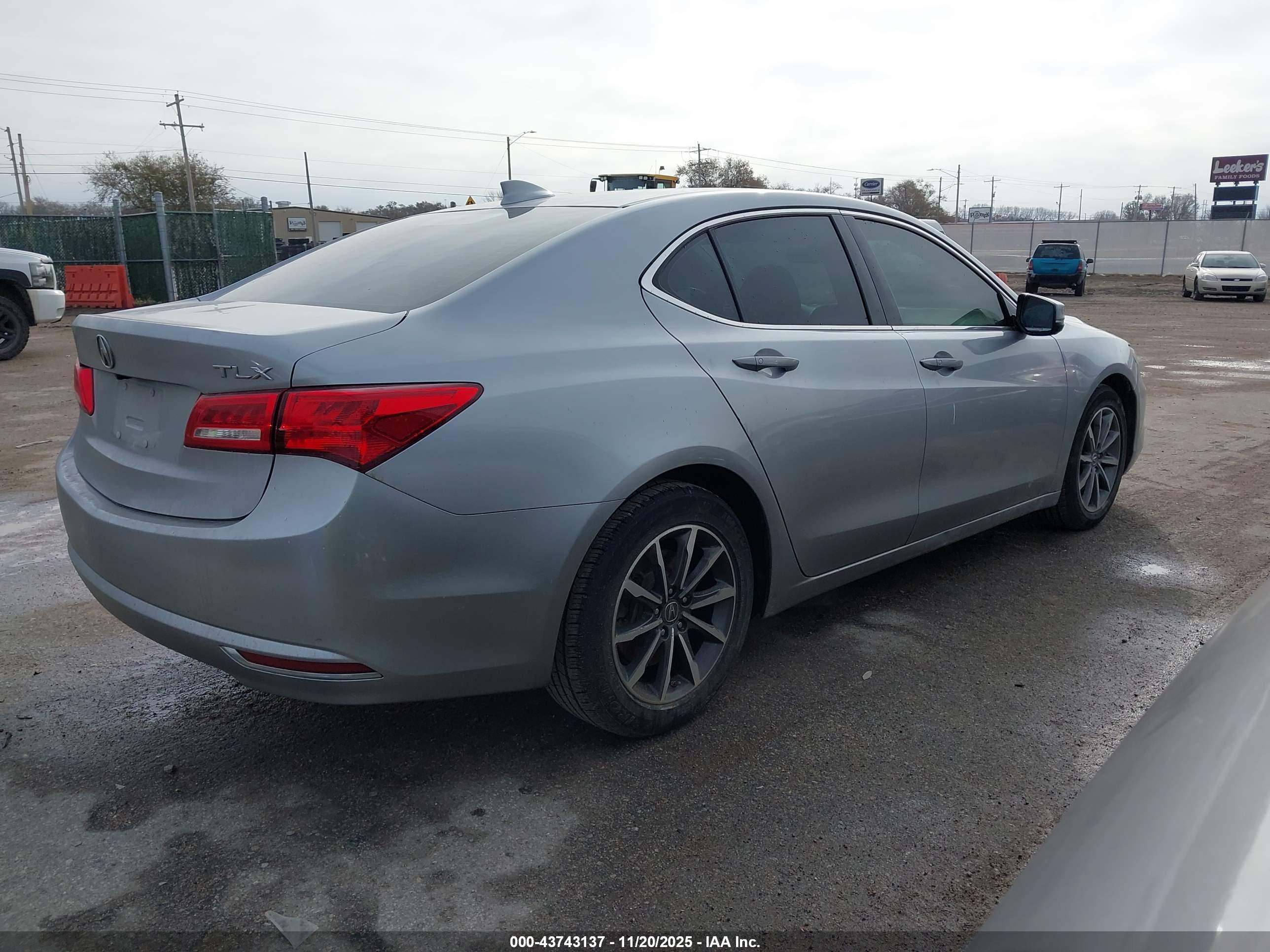 ACURA TLX image 4