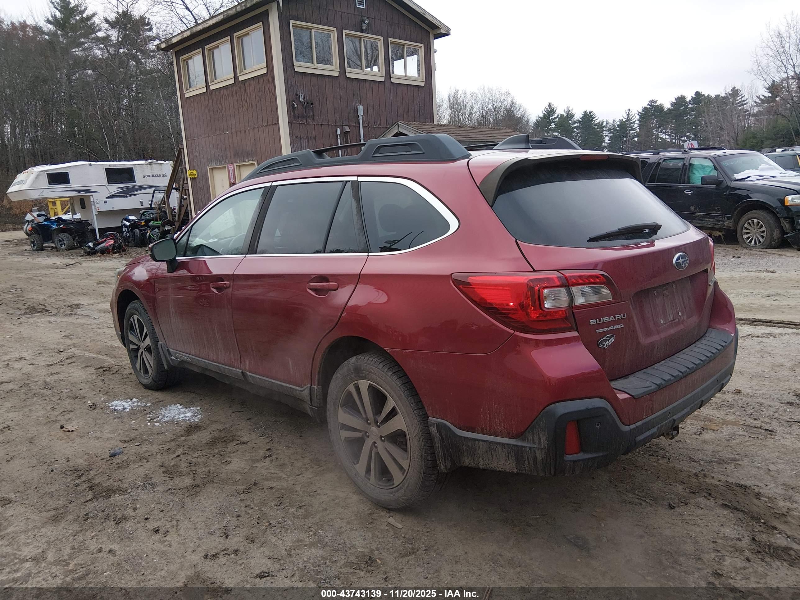 SUBARU OUTBACK image 3
