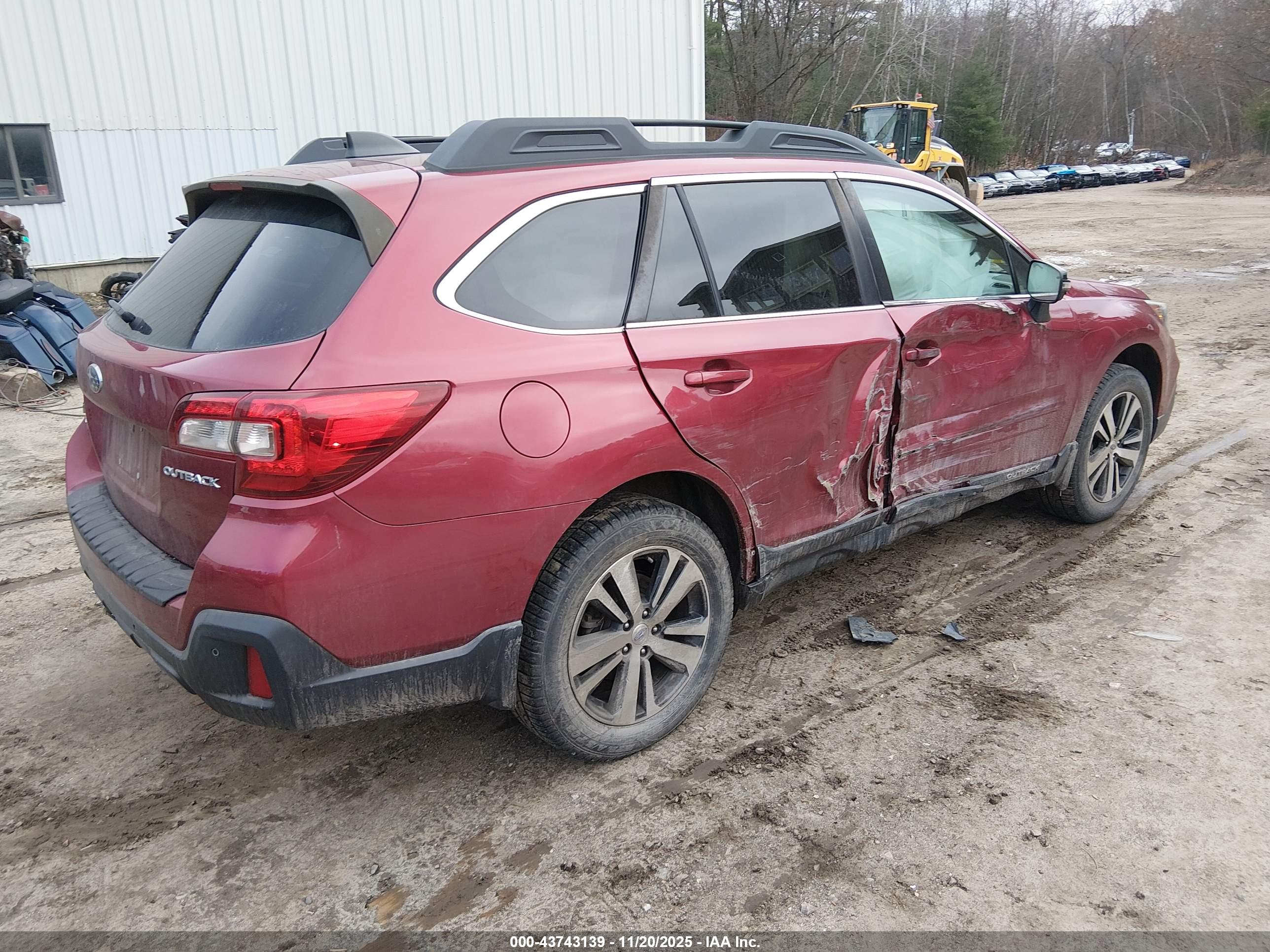 SUBARU OUTBACK image 4