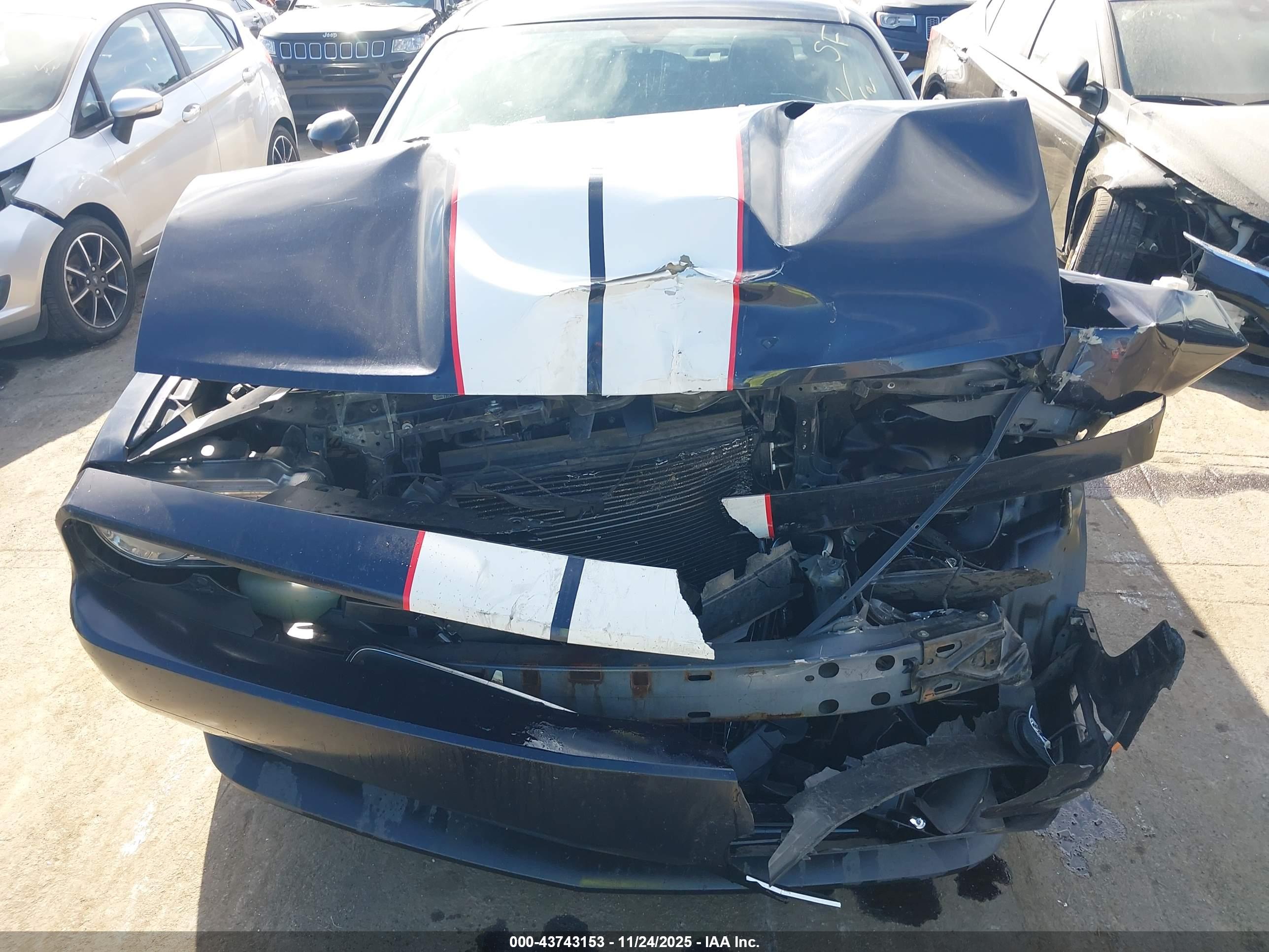 DODGE CHALLENGER image 10