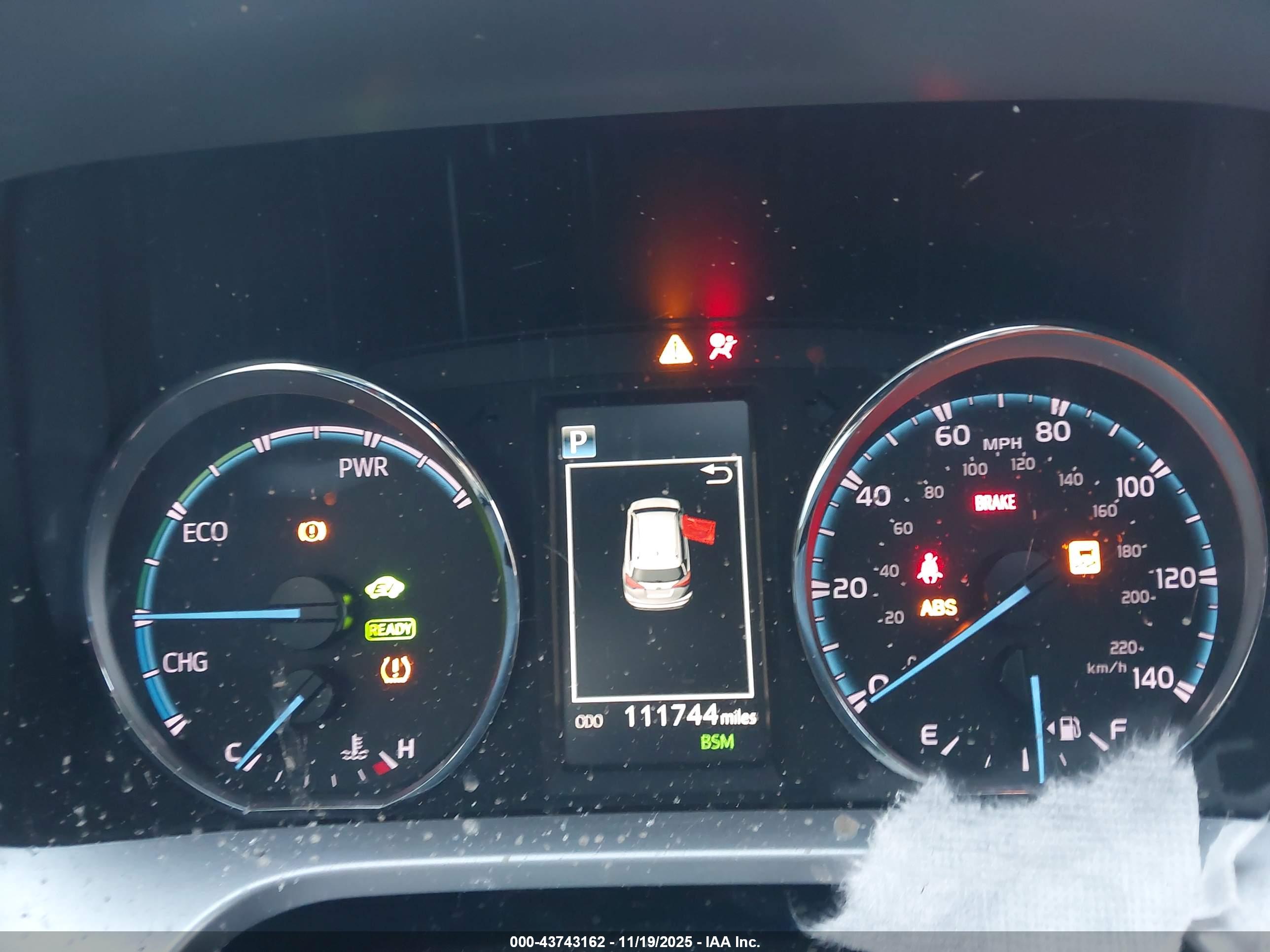 TOYOTA RAV4 image 7