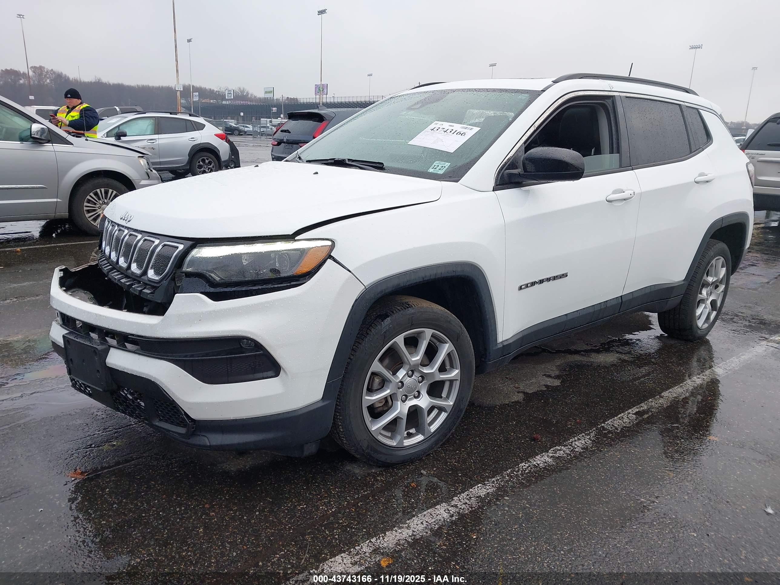 JEEP COMPASS image 2