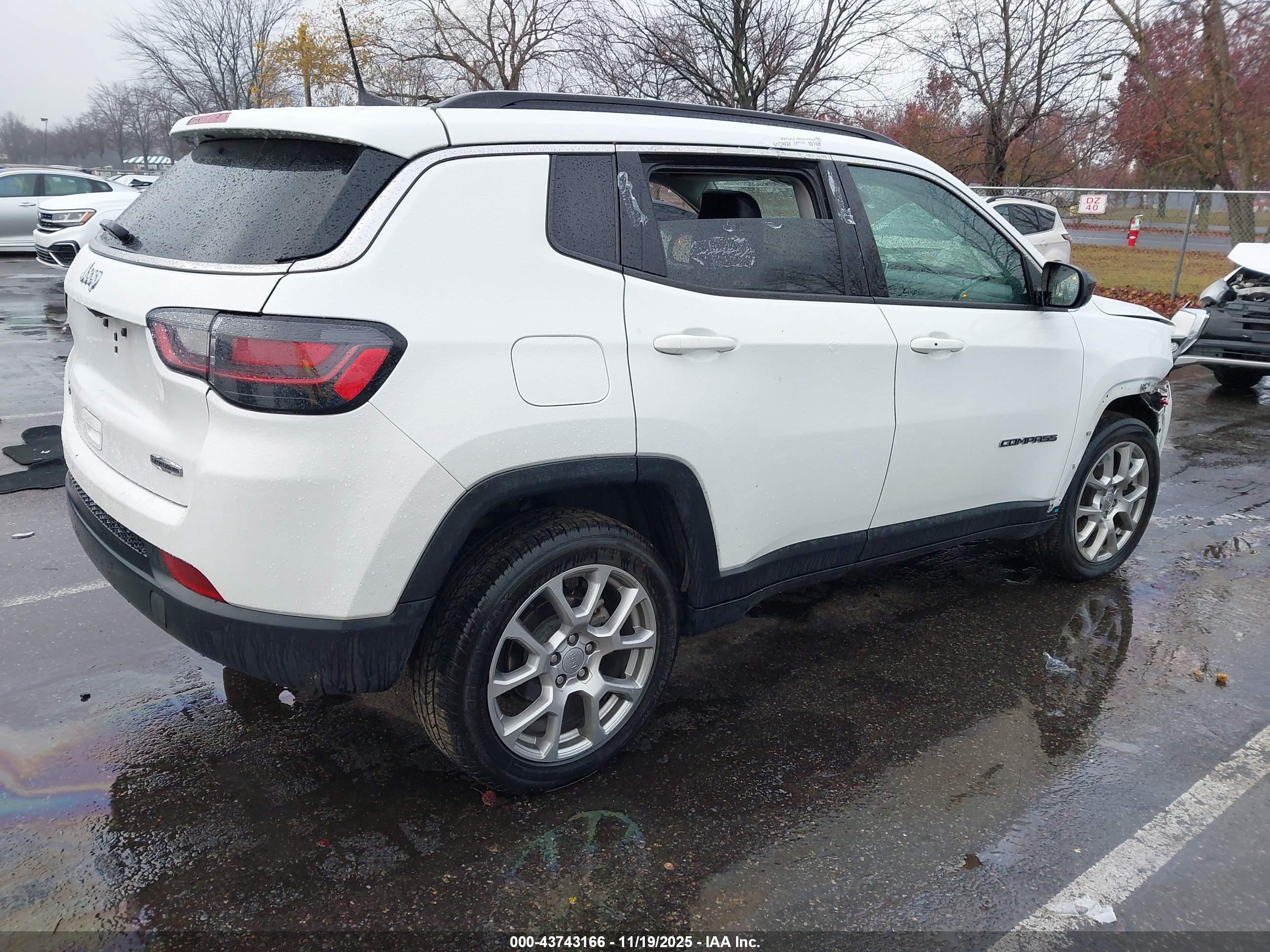 JEEP COMPASS image 4