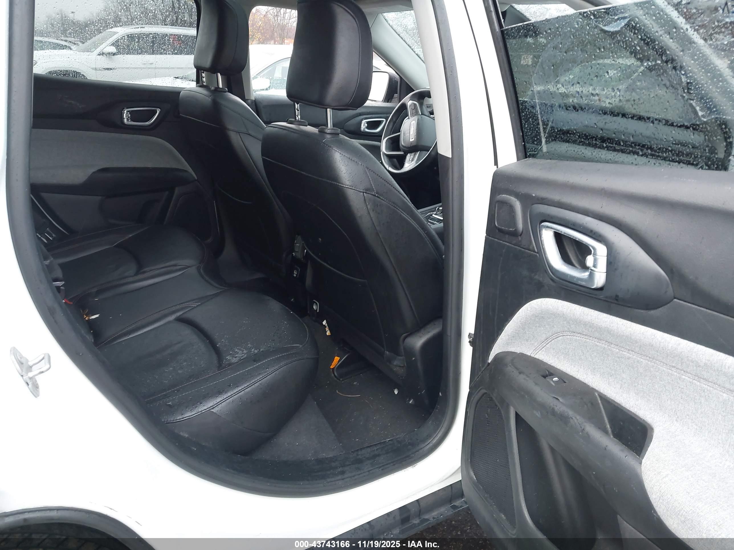 JEEP COMPASS image 8