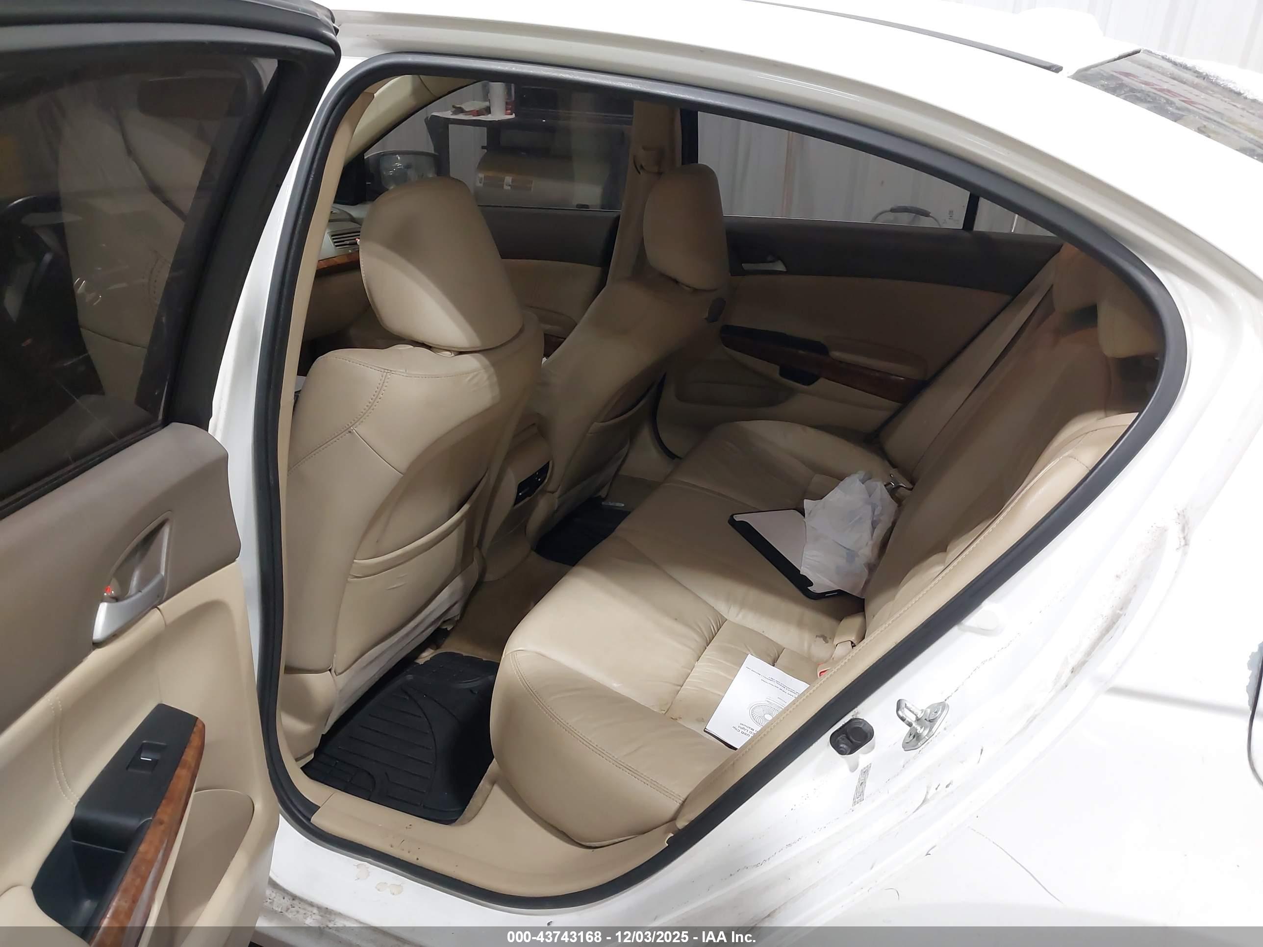 HONDA ACCORD image 8