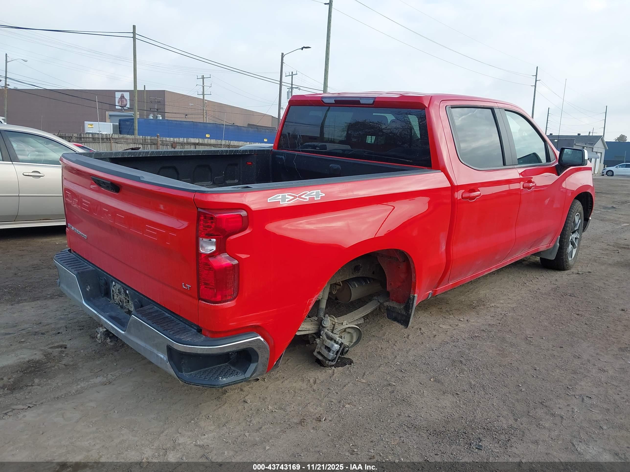 CHEVROLET SILVERADO image 4