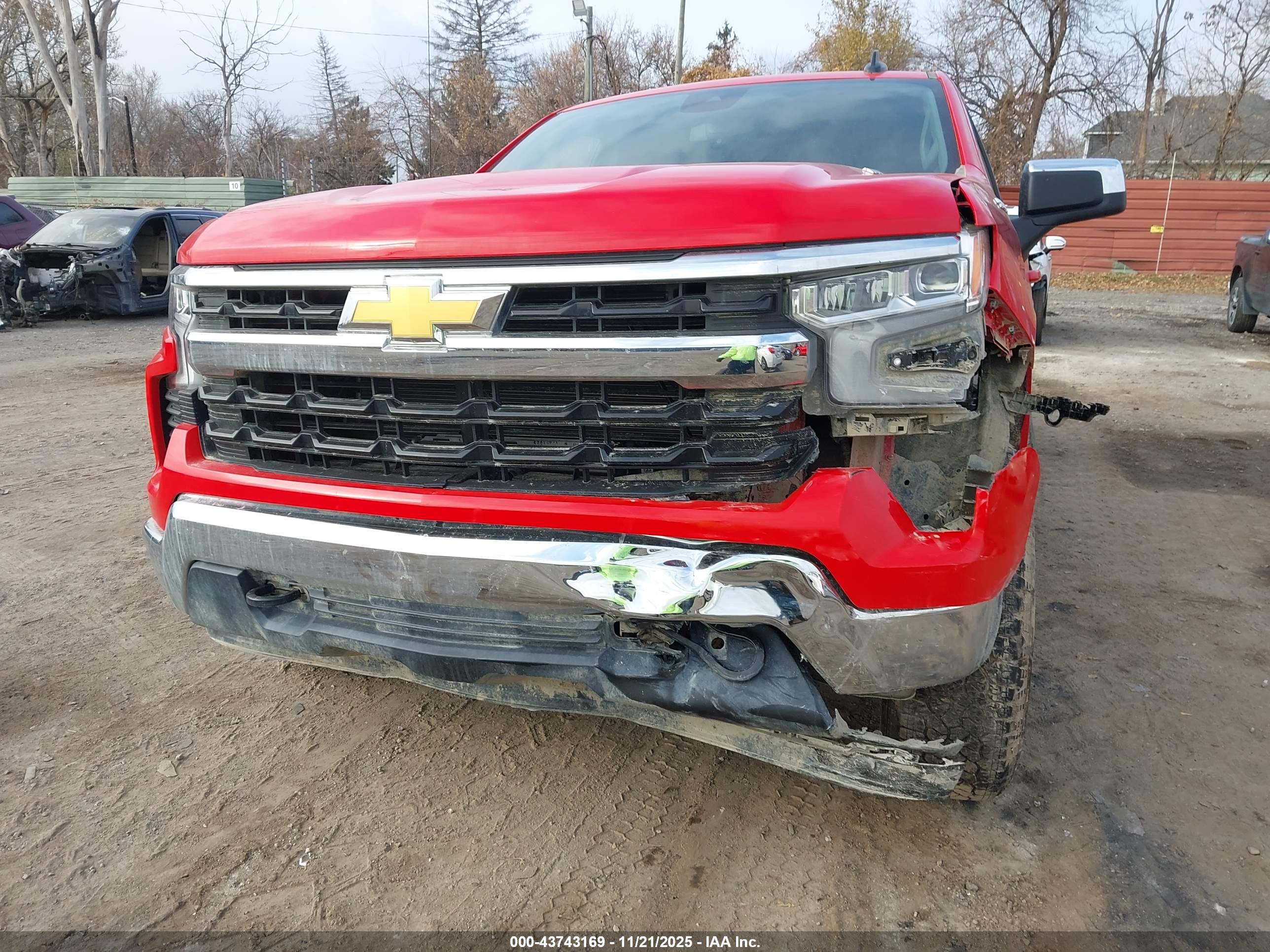 CHEVROLET SILVERADO image 6