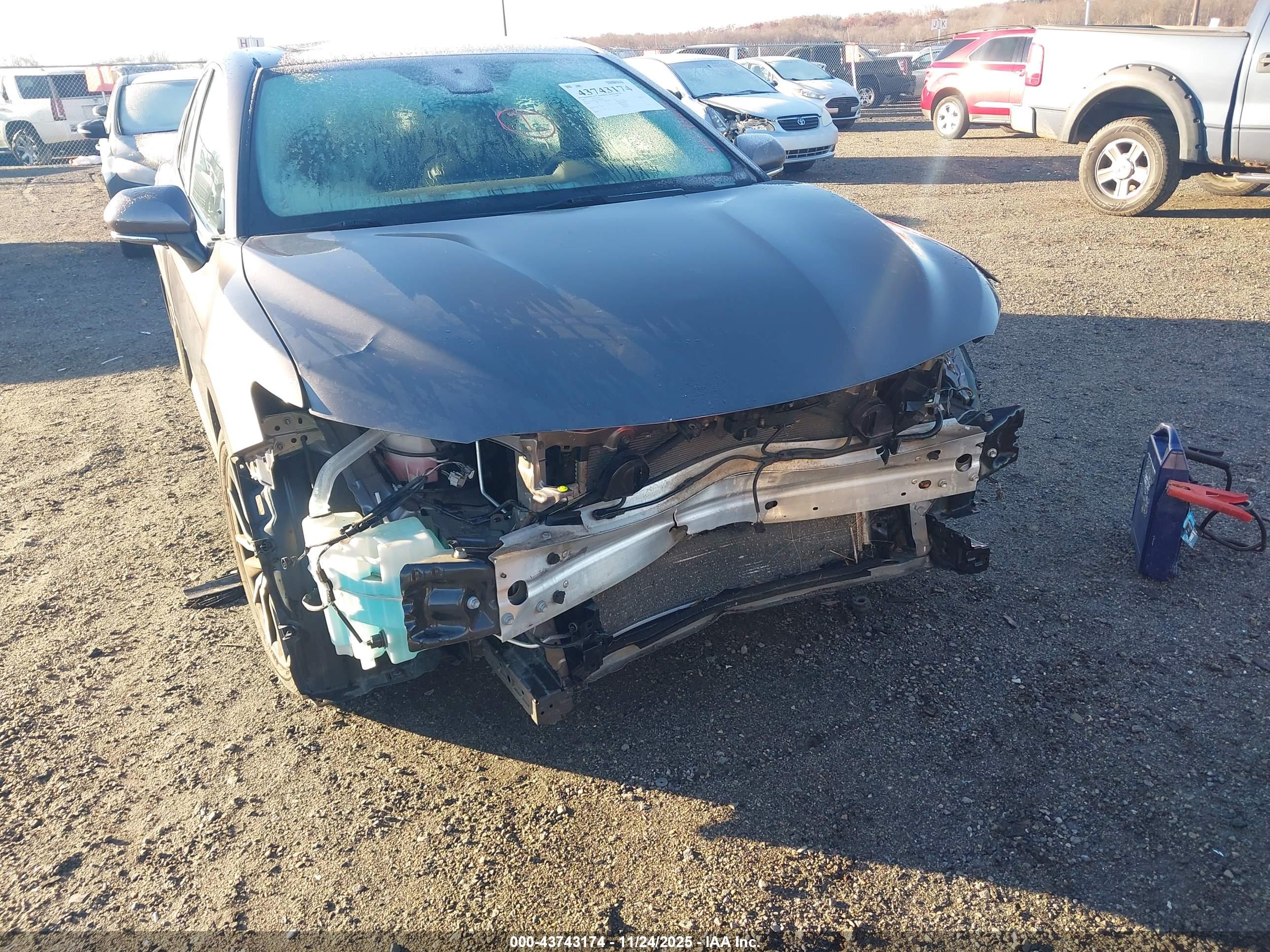 TOYOTA CAMRY image 6
