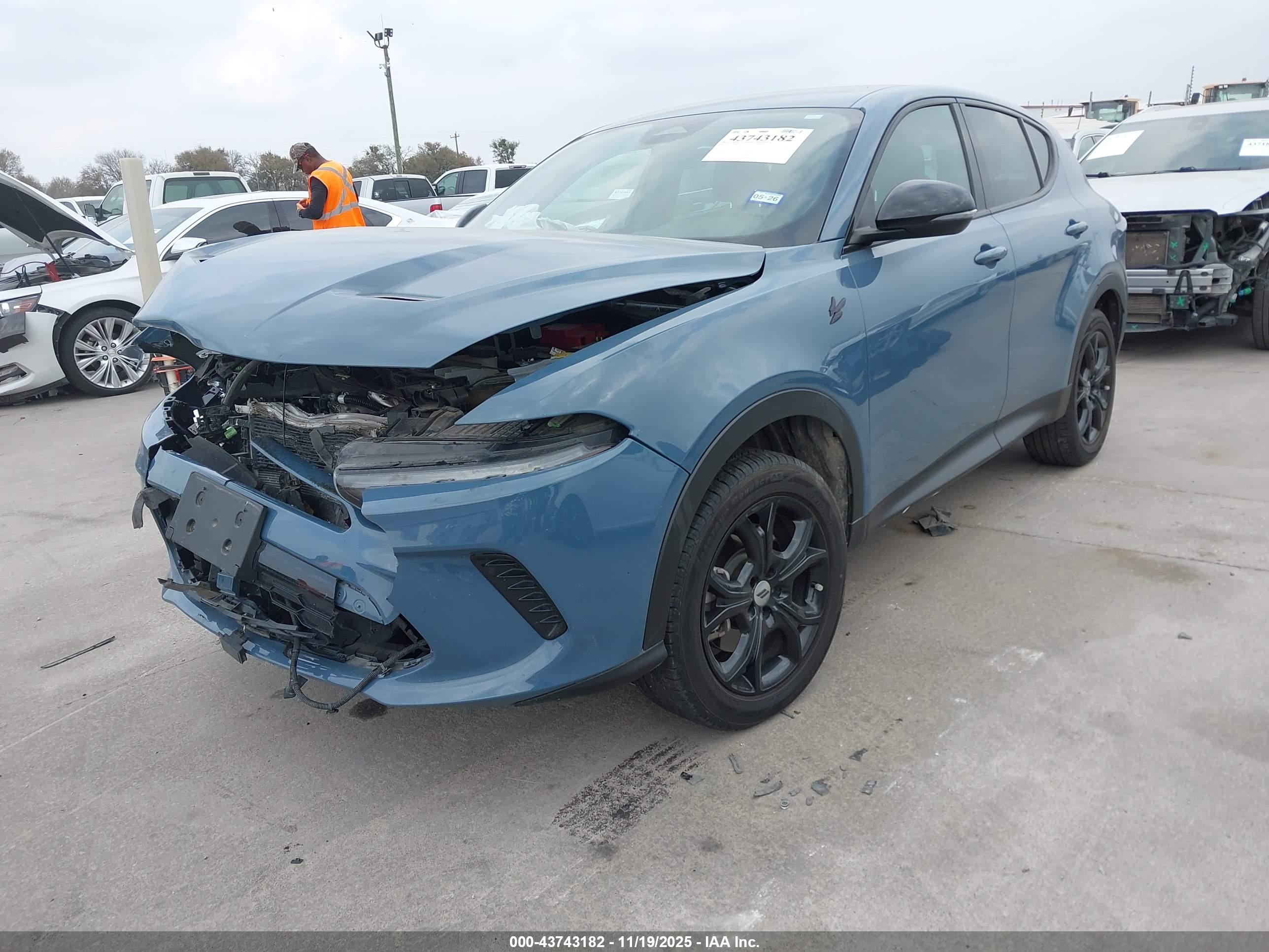 DODGE HORNET image 2