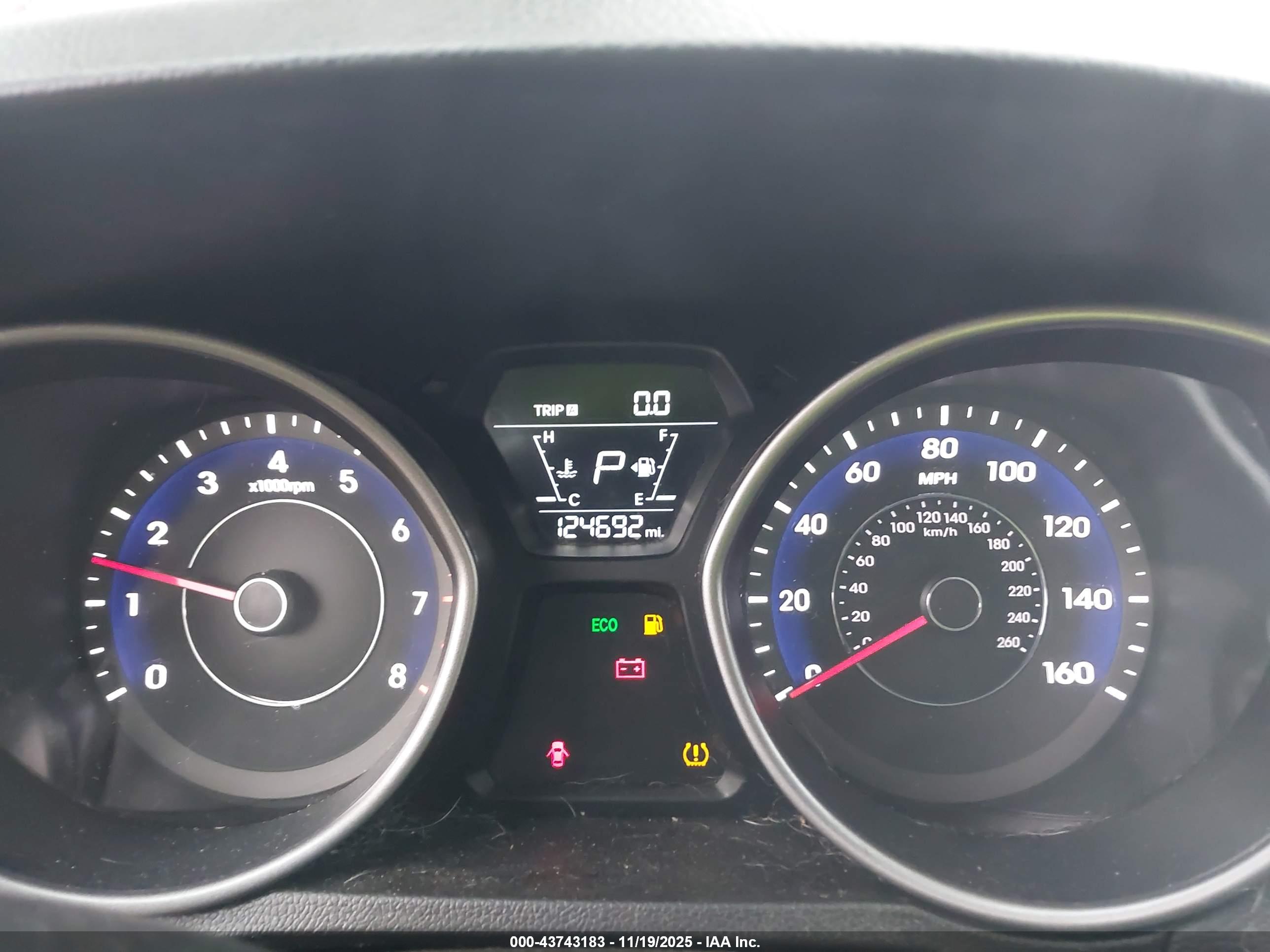 HYUNDAI ELANTRA image 7