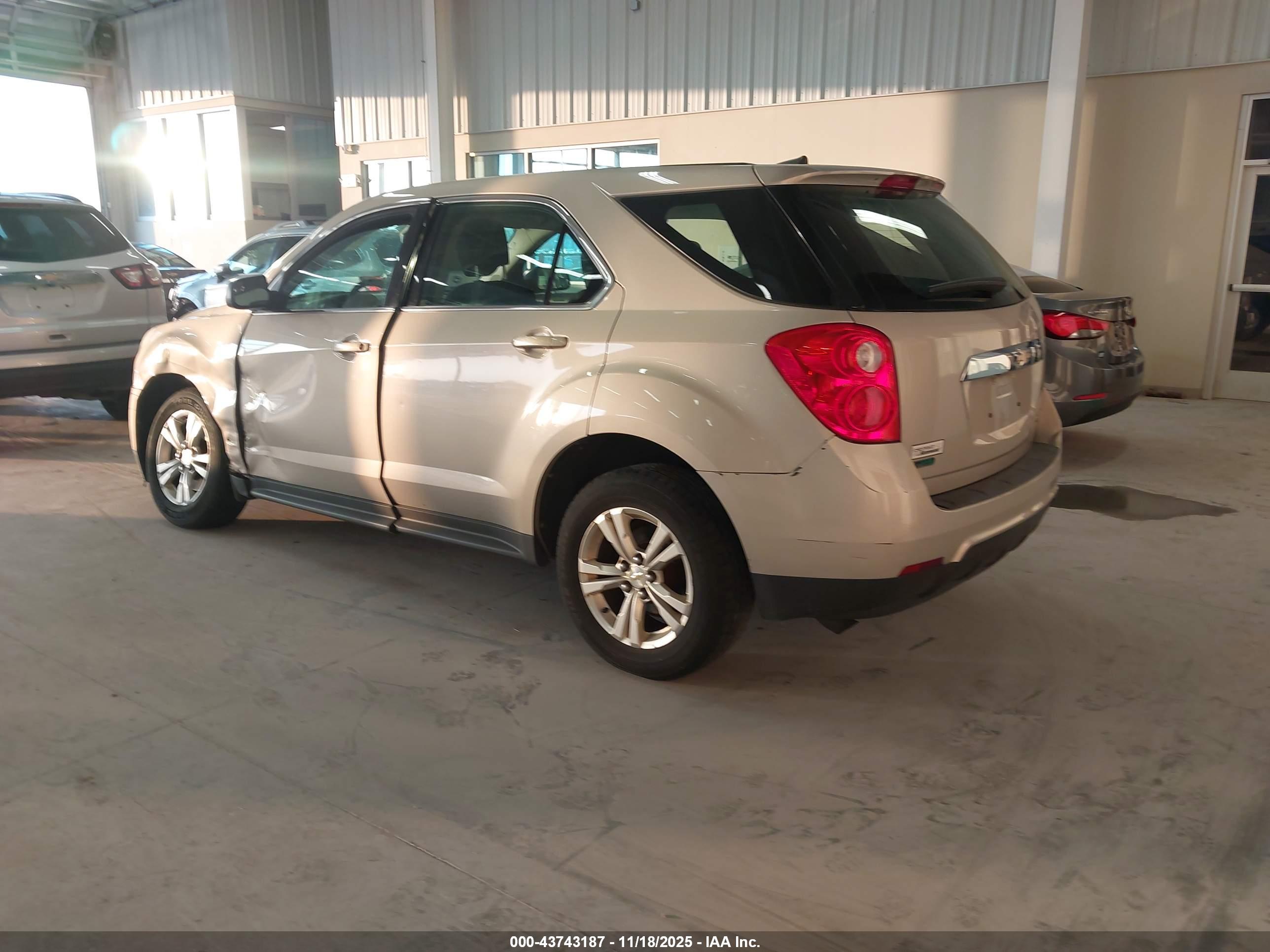 CHEVROLET EQUINOX image 3