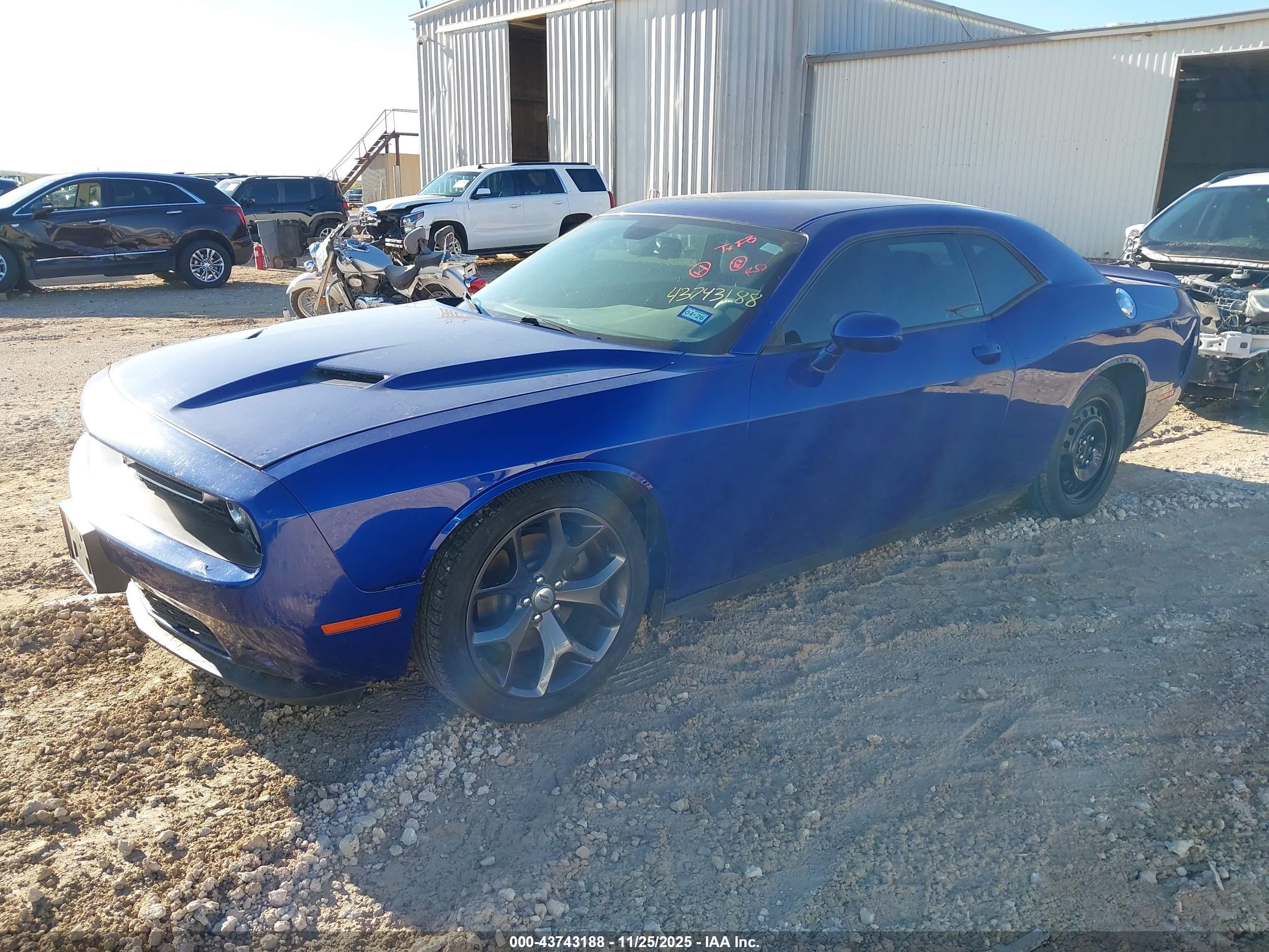 DODGE CHALLENGER image 2