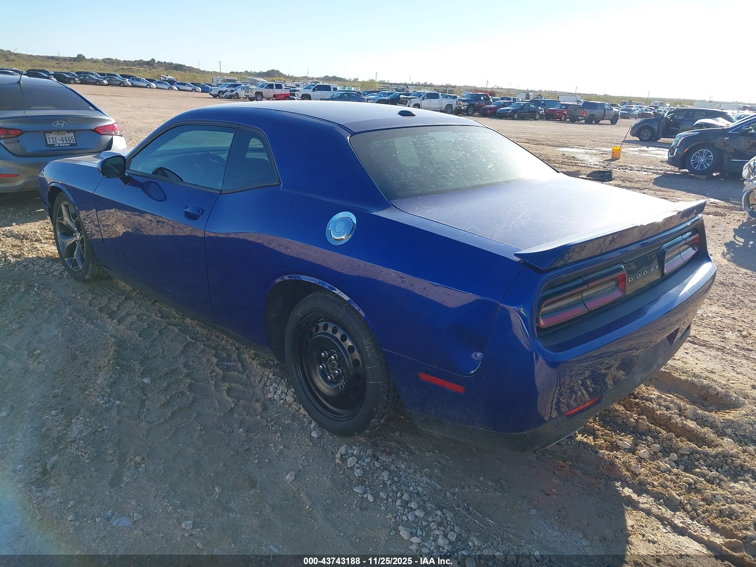 DODGE CHALLENGER image 3