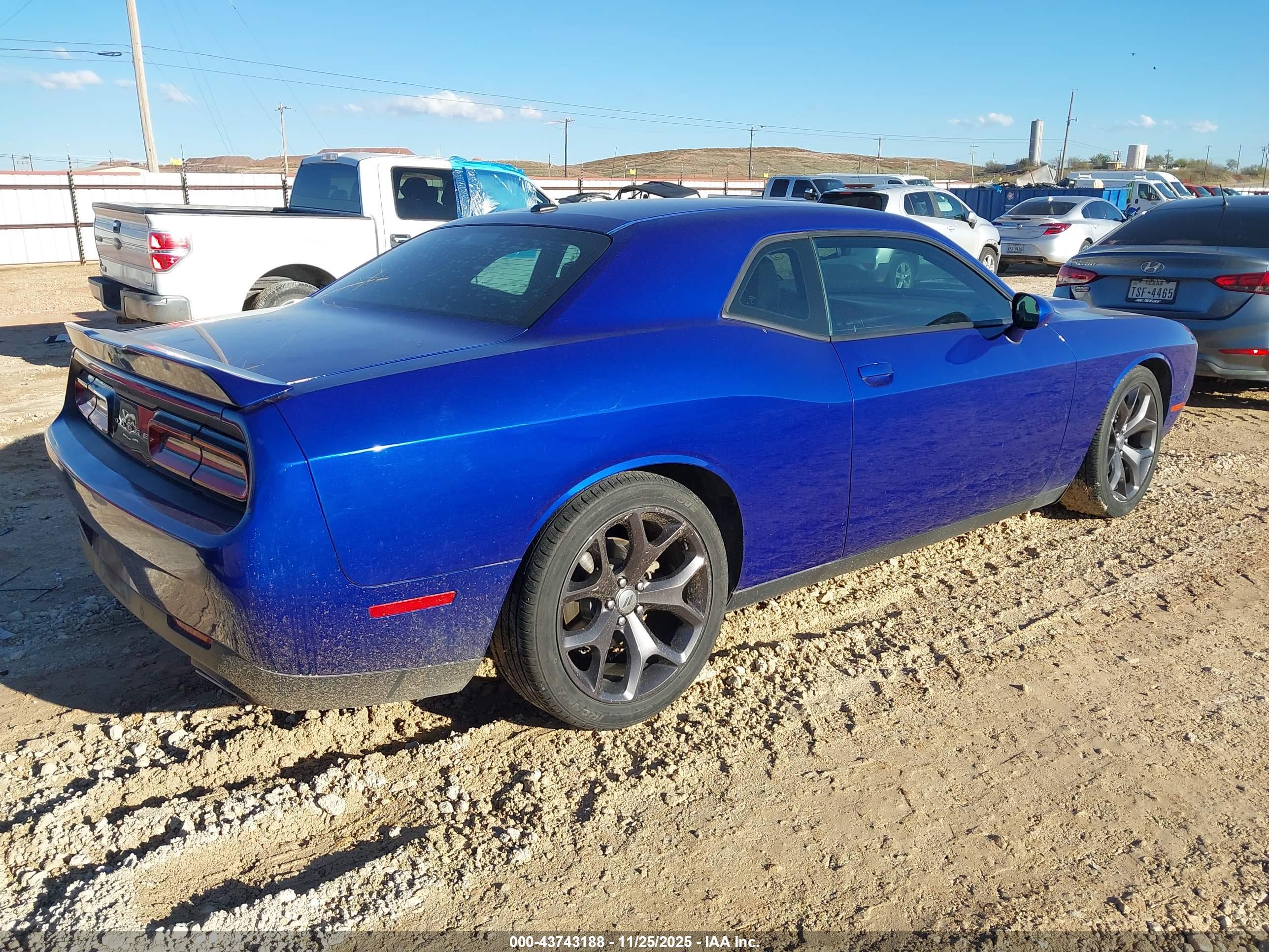 DODGE CHALLENGER image 4