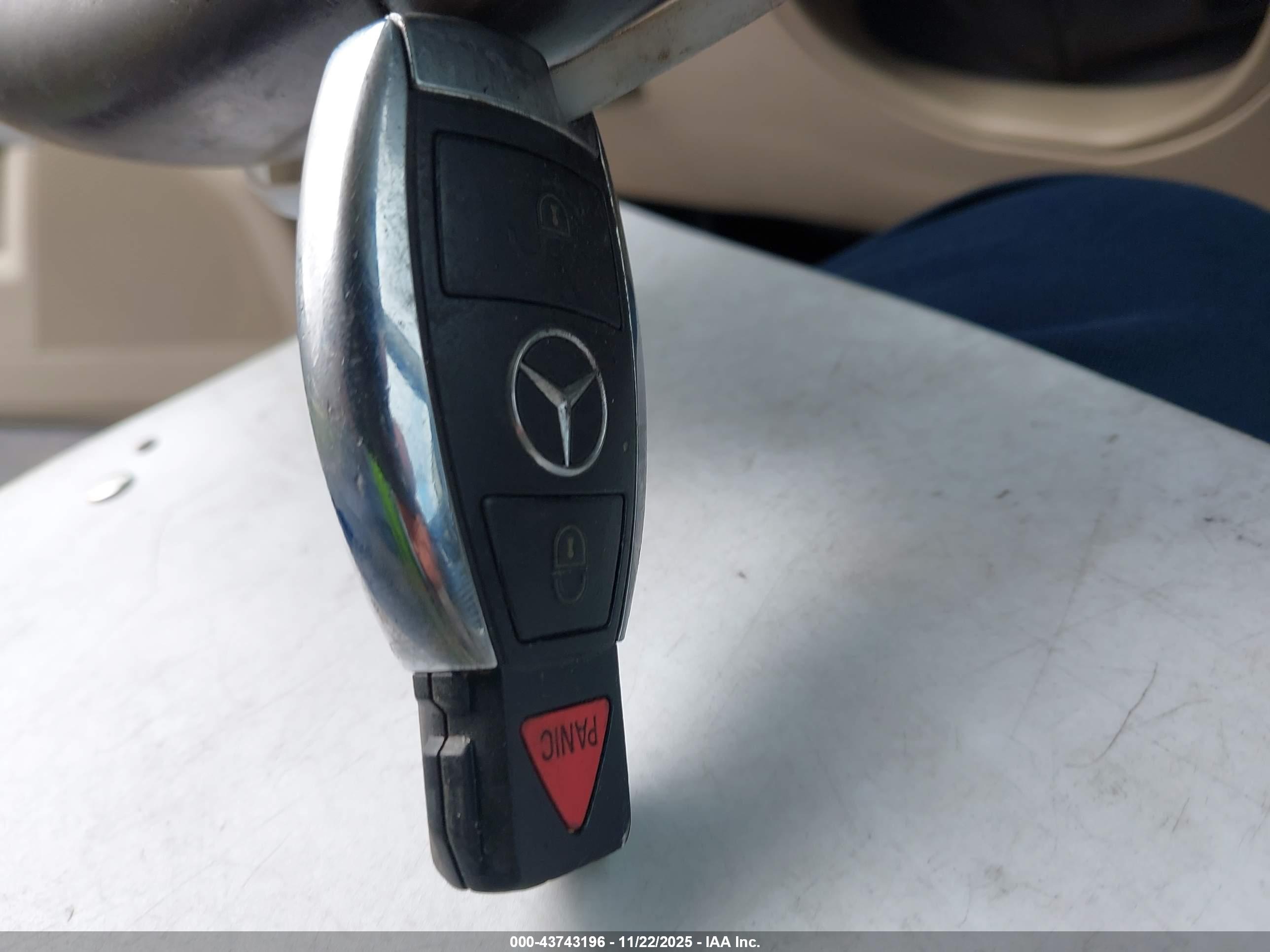 MERCEDES-BENZ GLK image 11