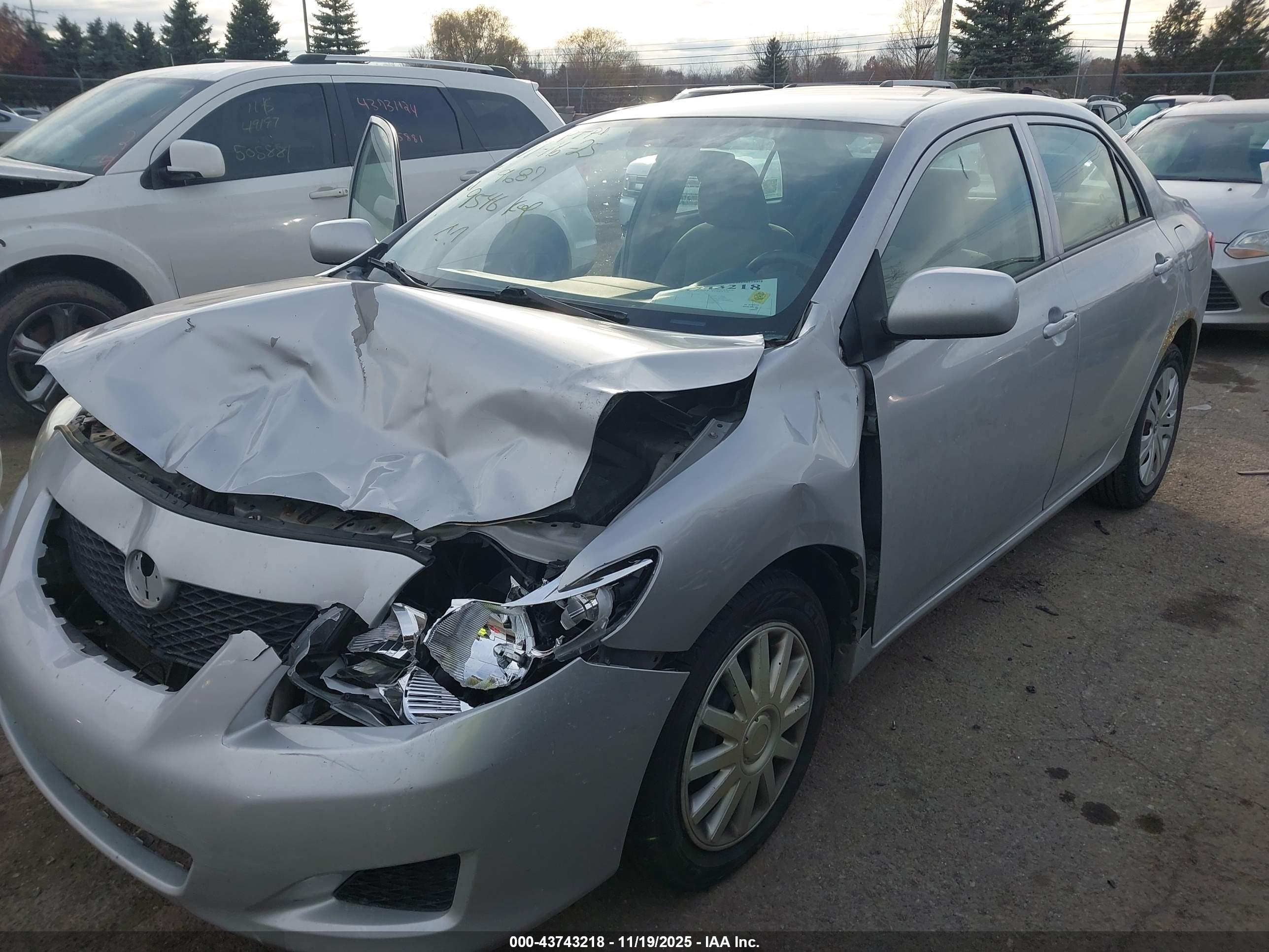 TOYOTA COROLLA image 2