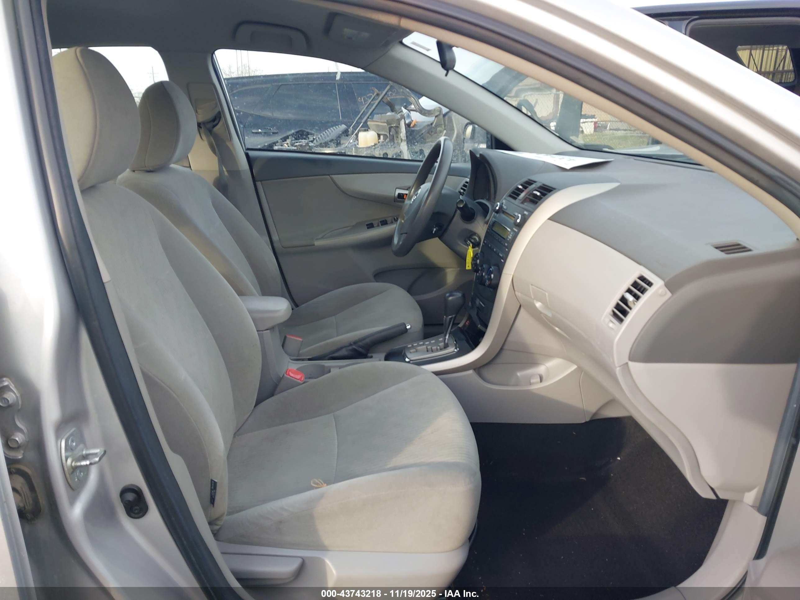 TOYOTA COROLLA image 5