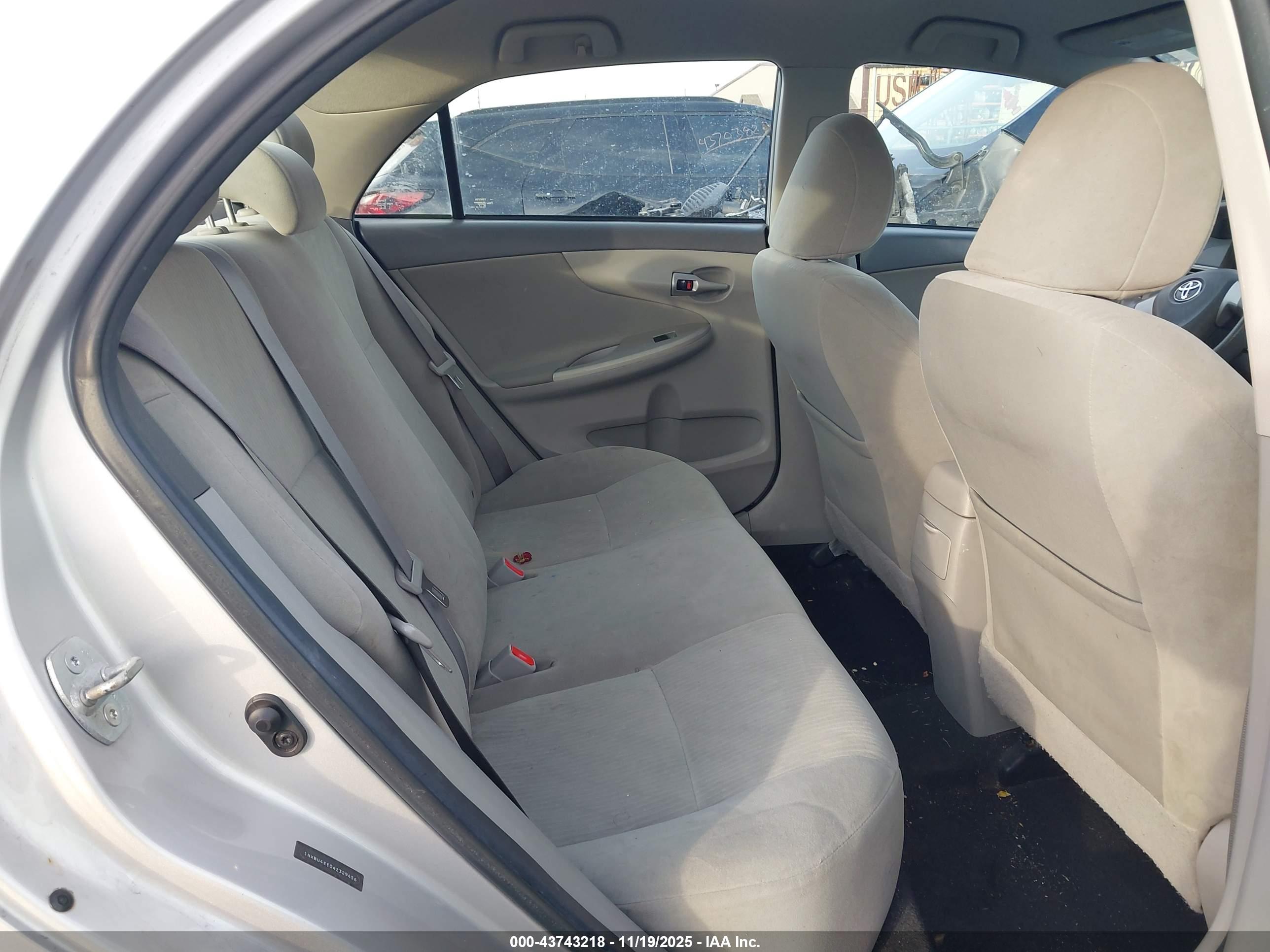 TOYOTA COROLLA image 8