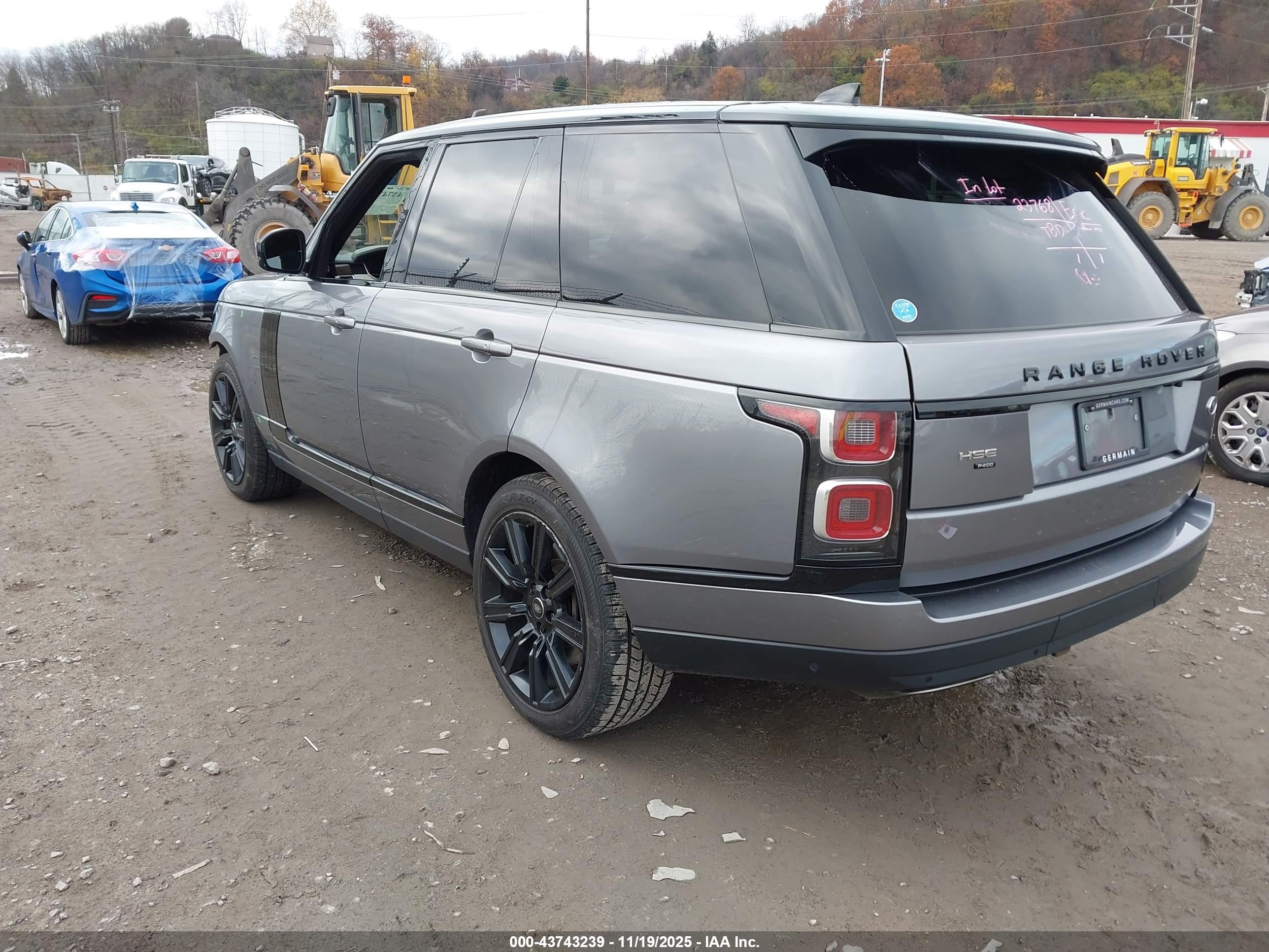 LAND ROVER image 3