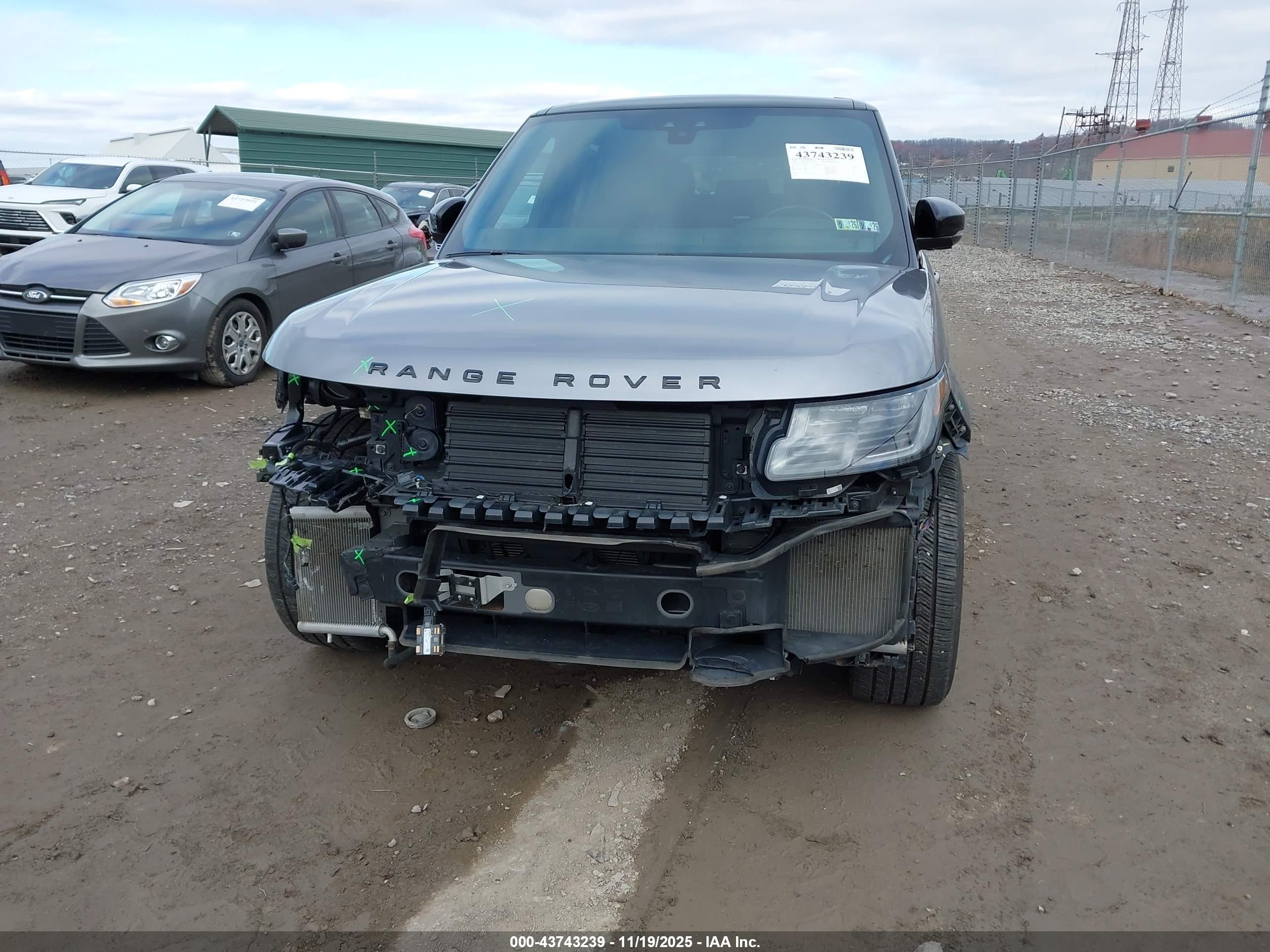 LAND ROVER image 6