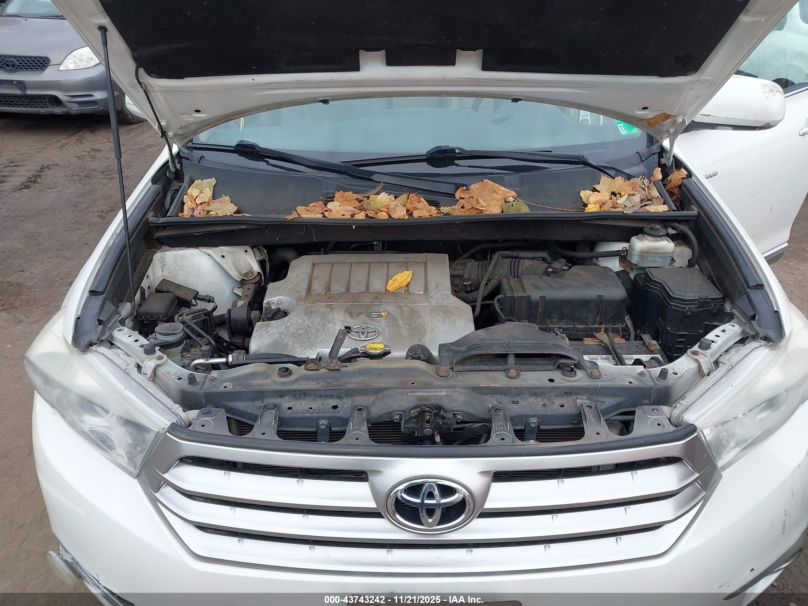 TOYOTA HIGHLANDER image 10