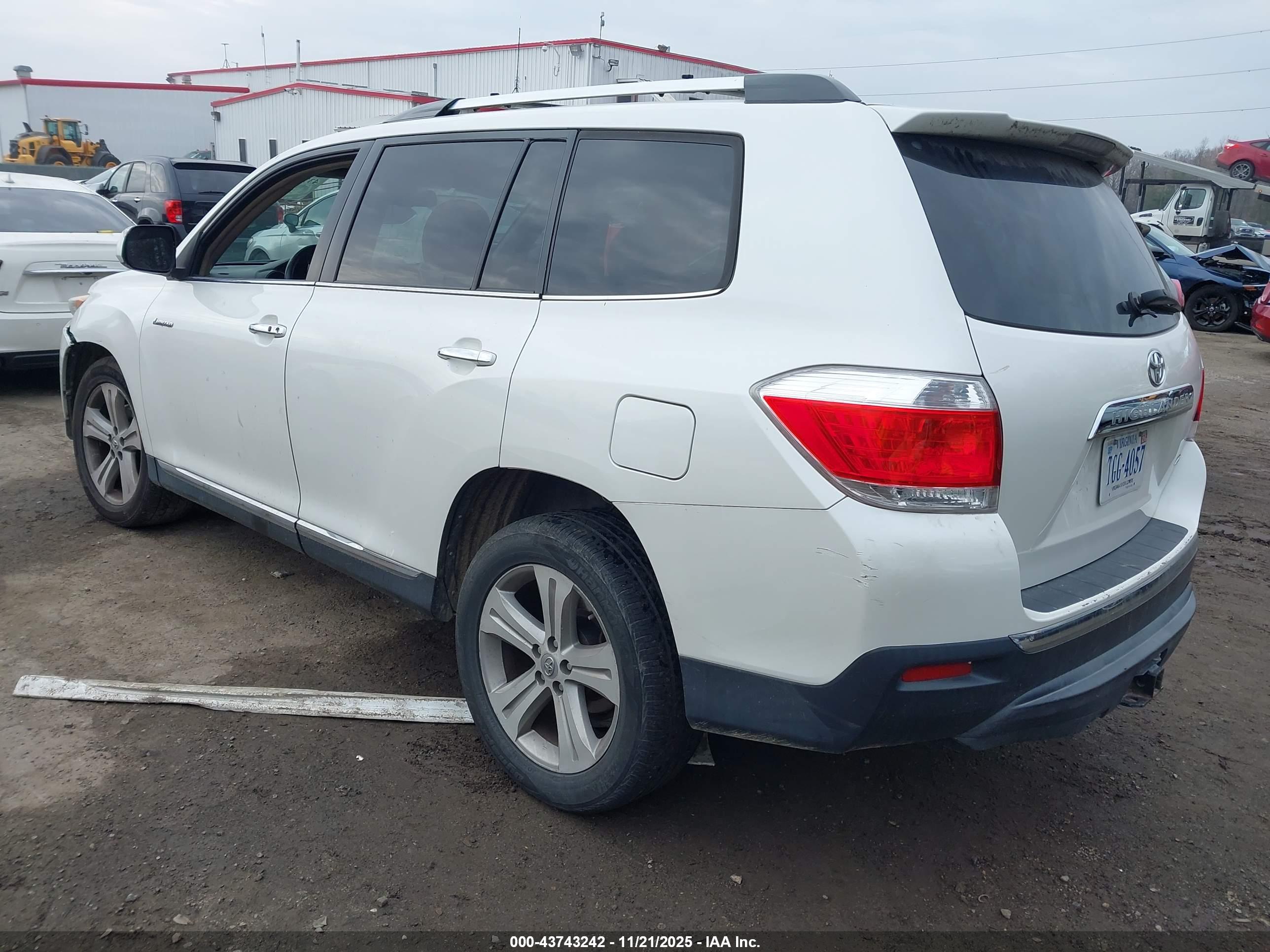 TOYOTA HIGHLANDER image 3