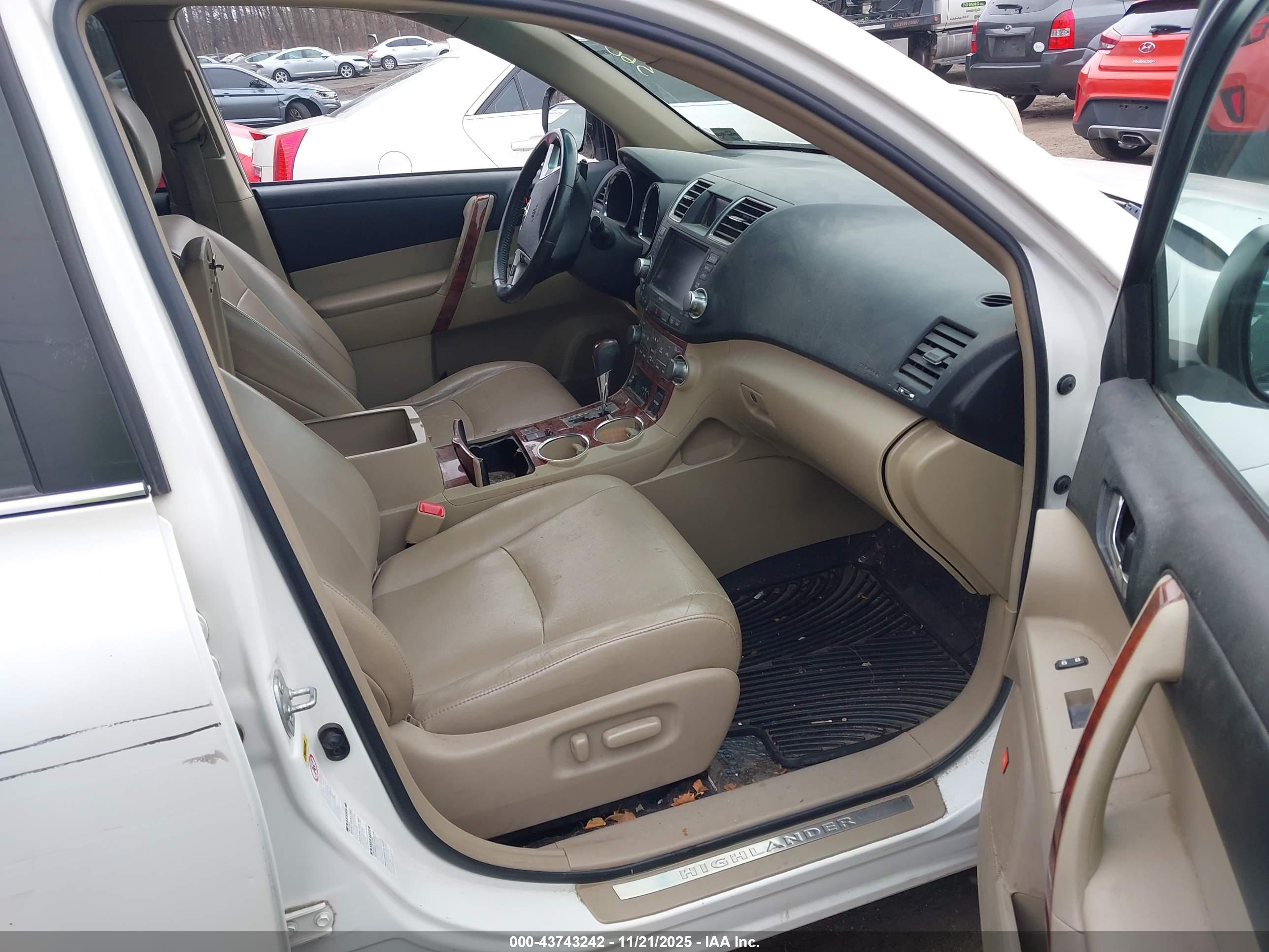 TOYOTA HIGHLANDER image 5