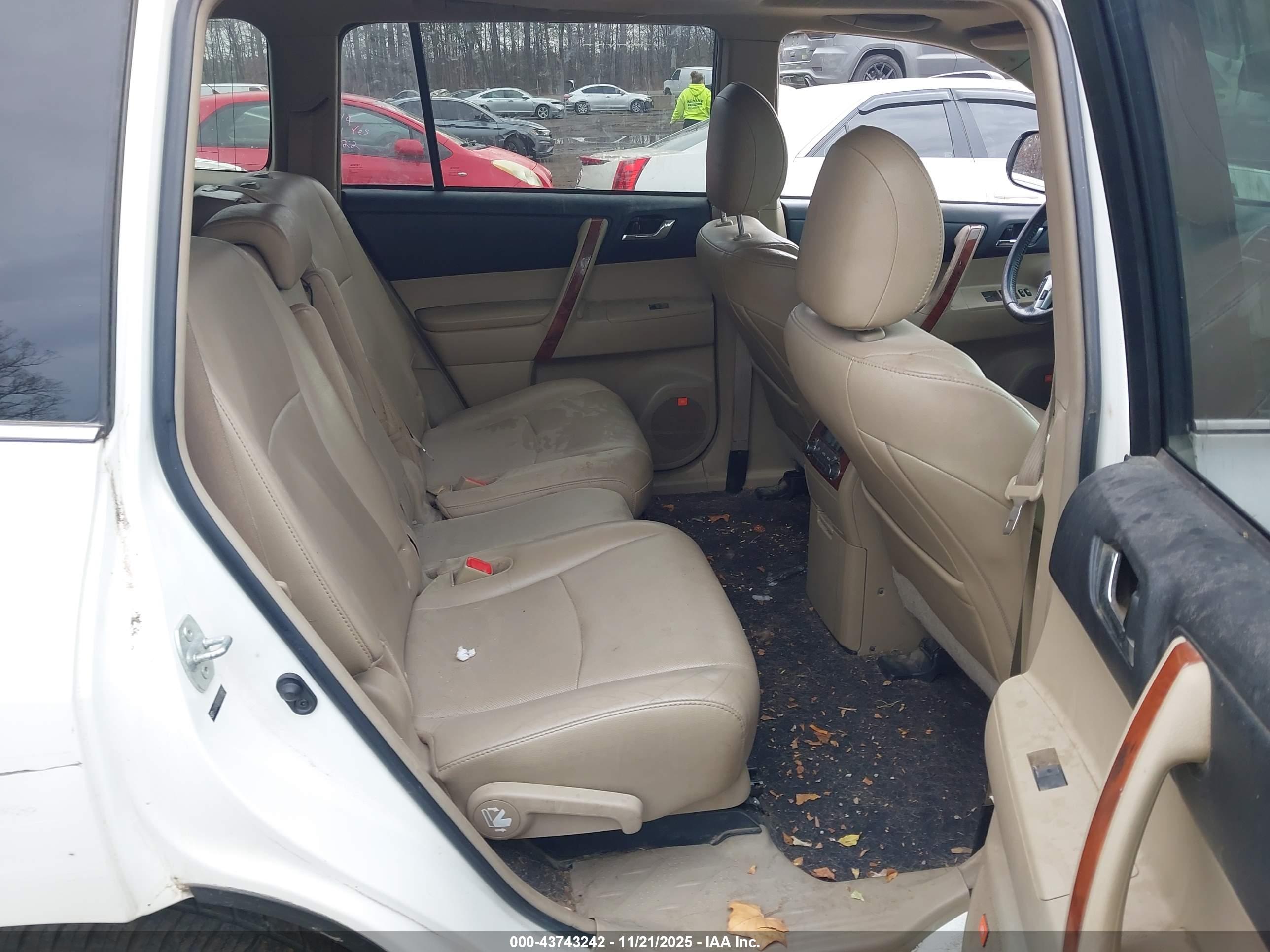 TOYOTA HIGHLANDER image 8