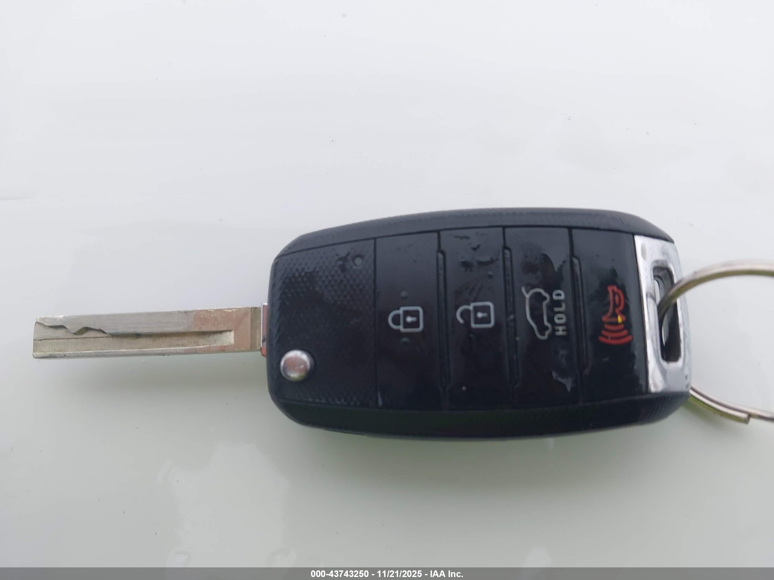 KIA SORENTO image 11