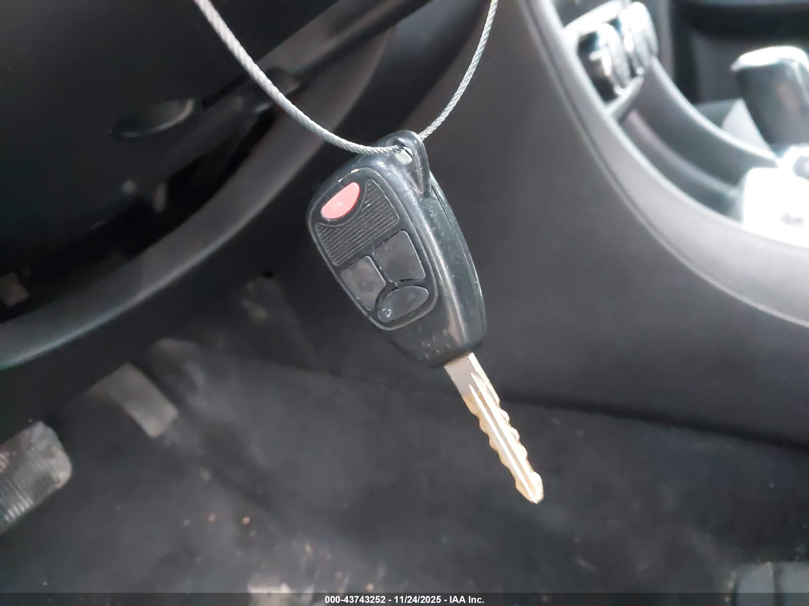 CHRYSLER 200 image 11