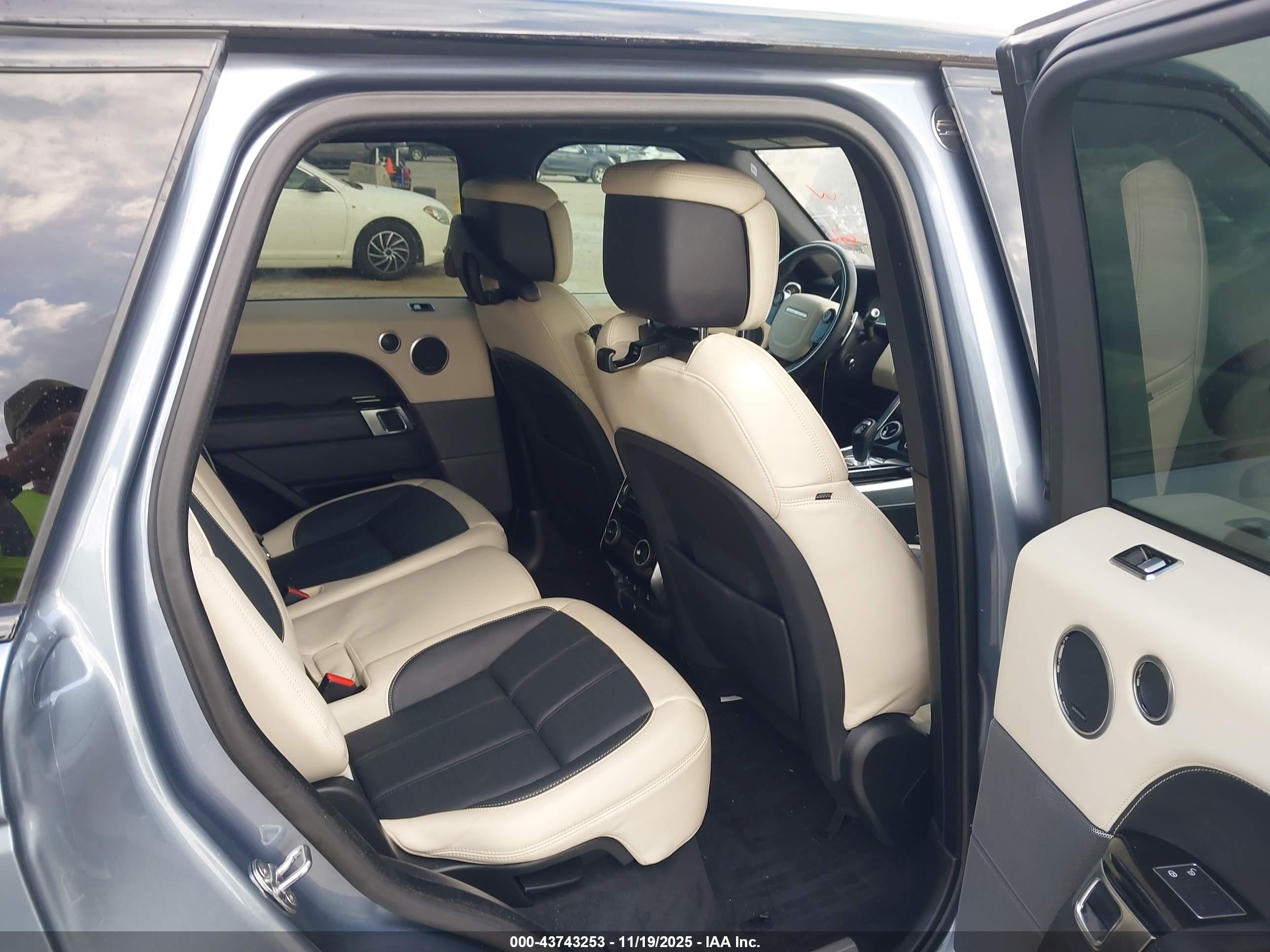 LAND ROVER image 8