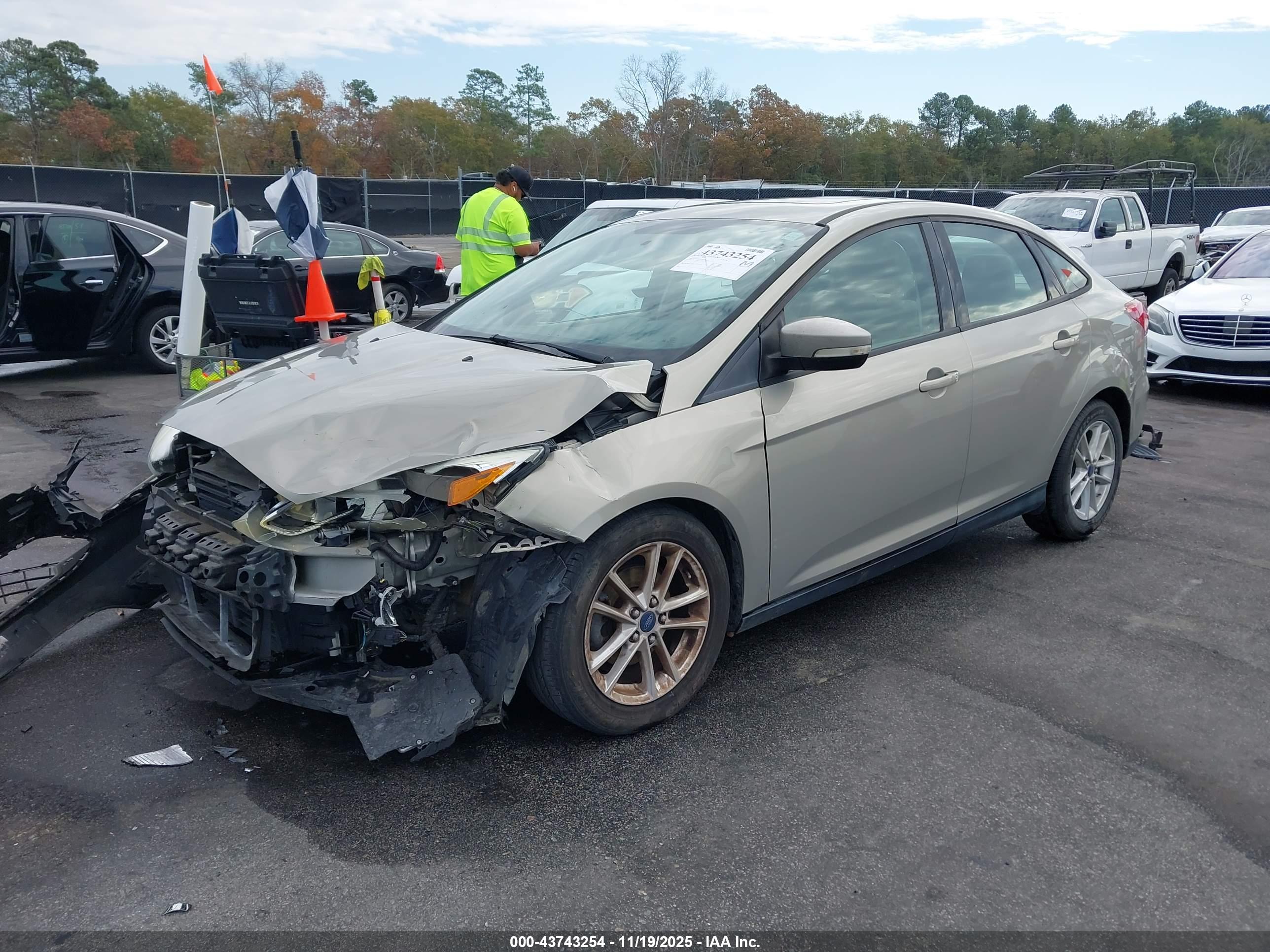 FORD FOCUS image 2