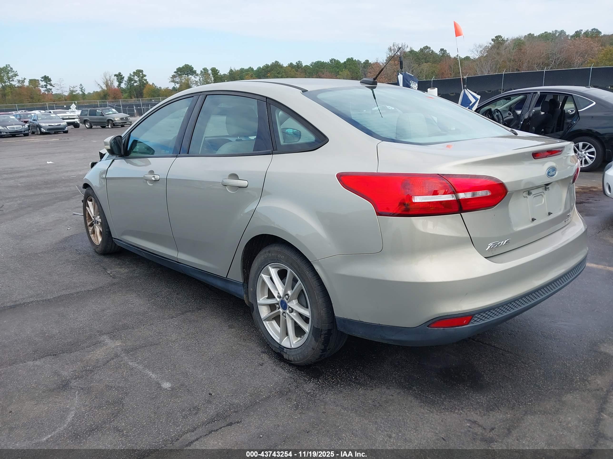 FORD FOCUS image 3