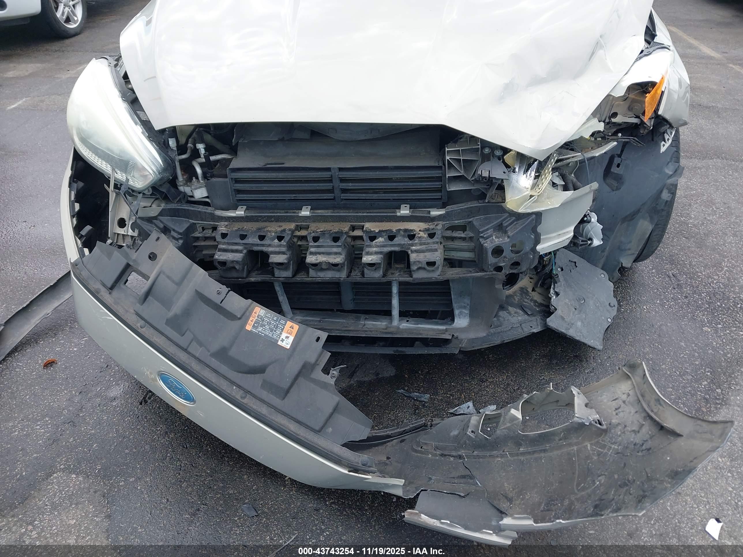 FORD FOCUS image 6