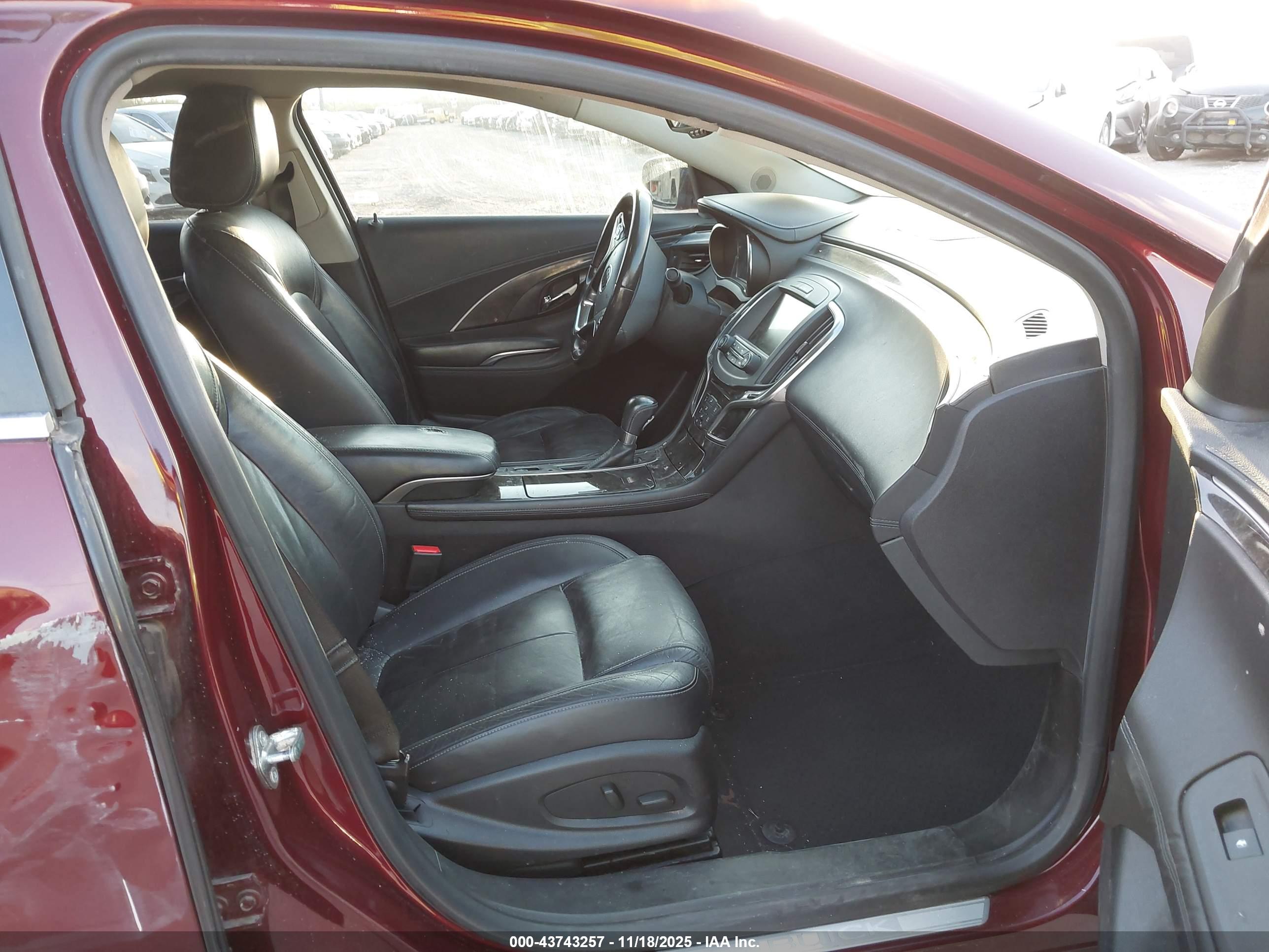 BUICK LACROSSE image 5