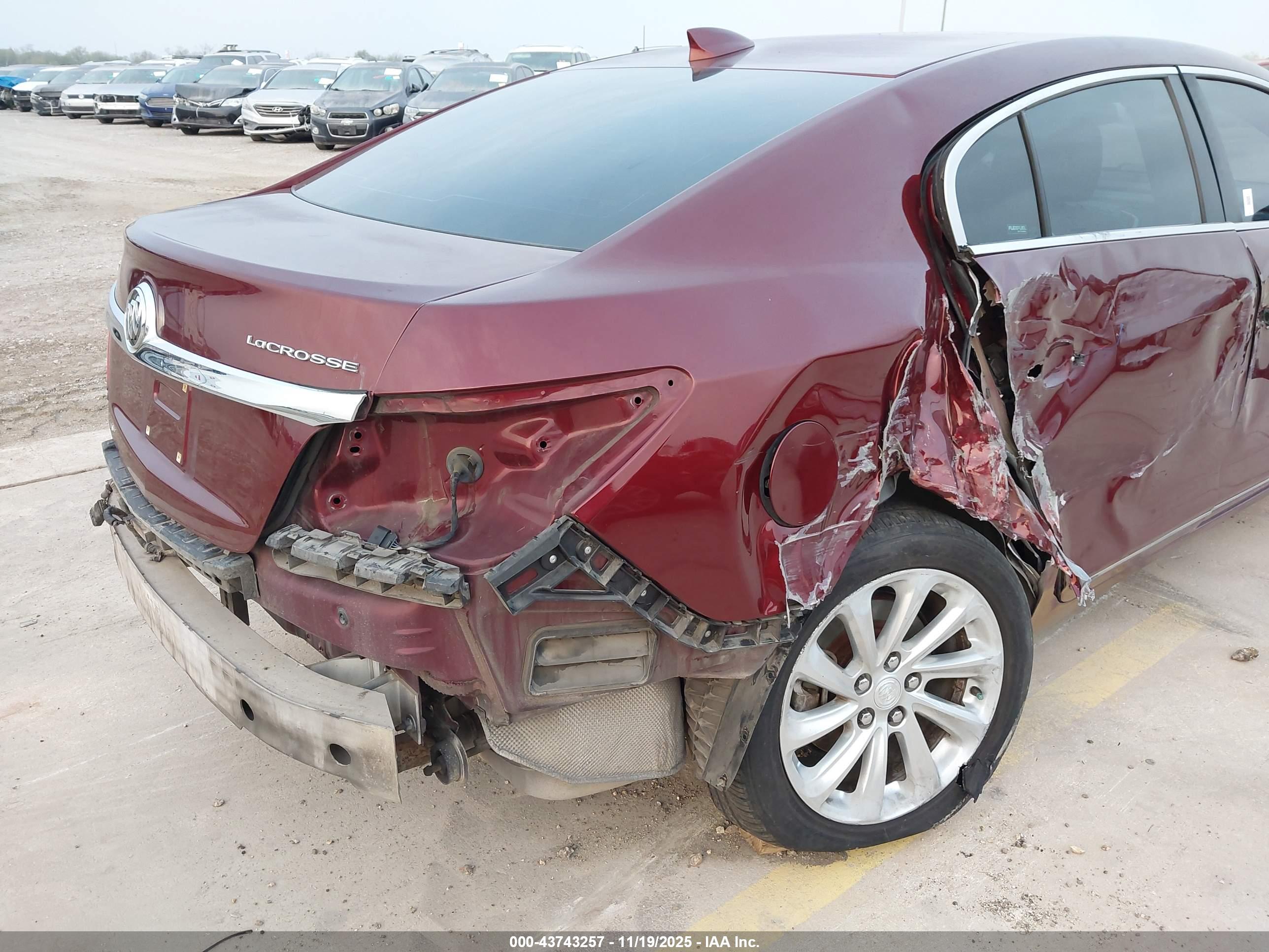 BUICK LACROSSE image 6