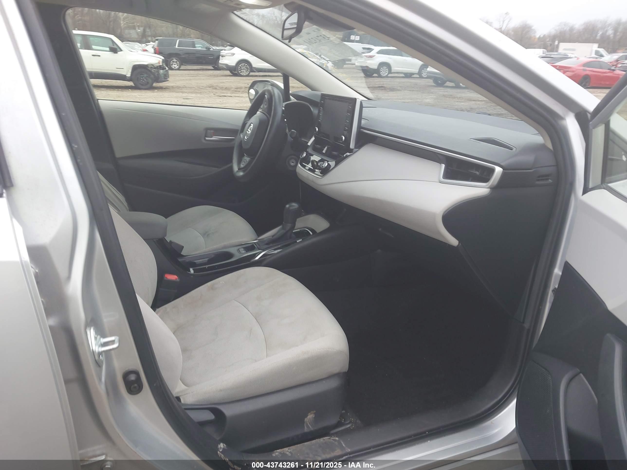 TOYOTA COROLLA image 5