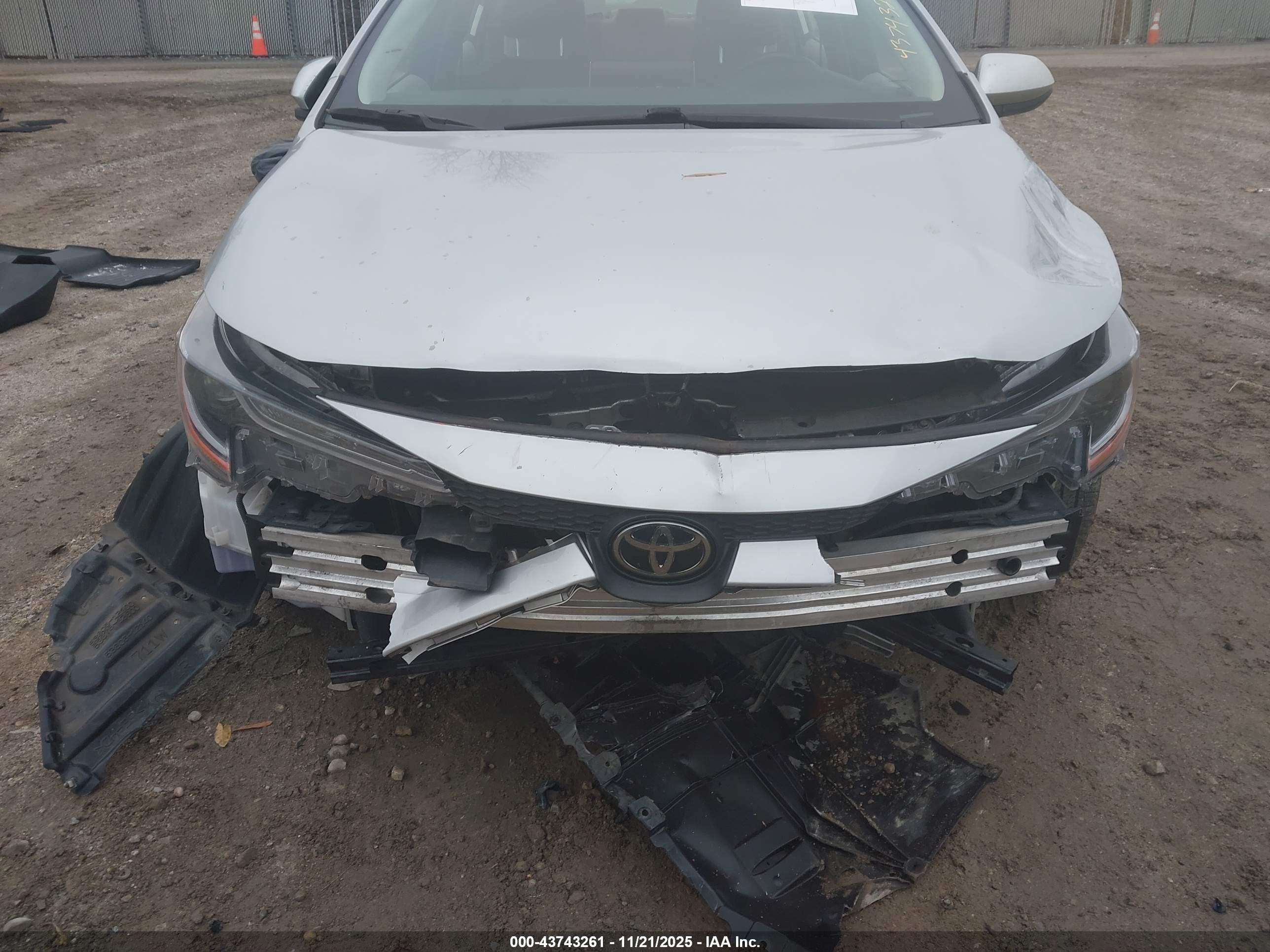 TOYOTA COROLLA image 6