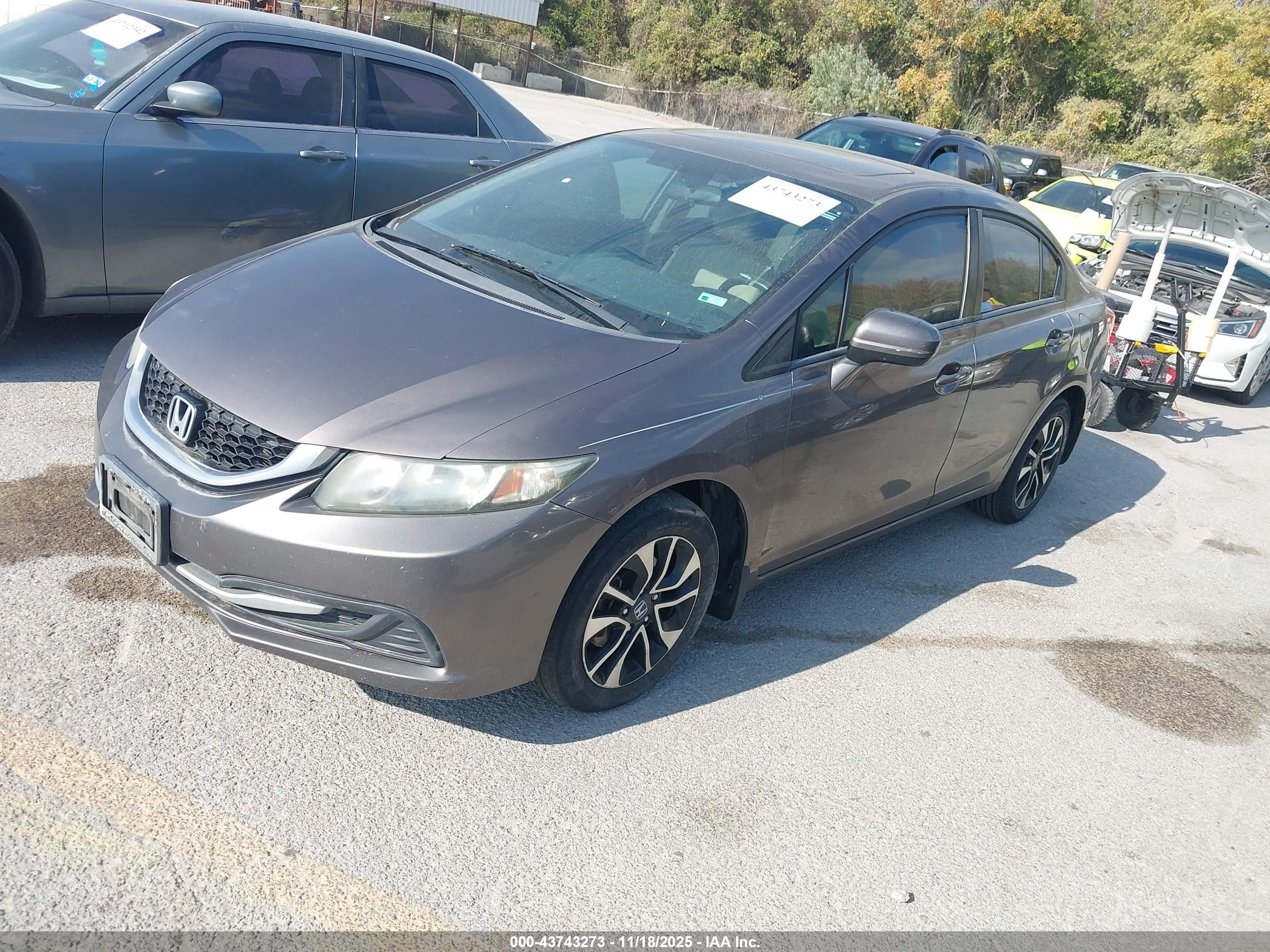 HONDA CIVIC image 2
