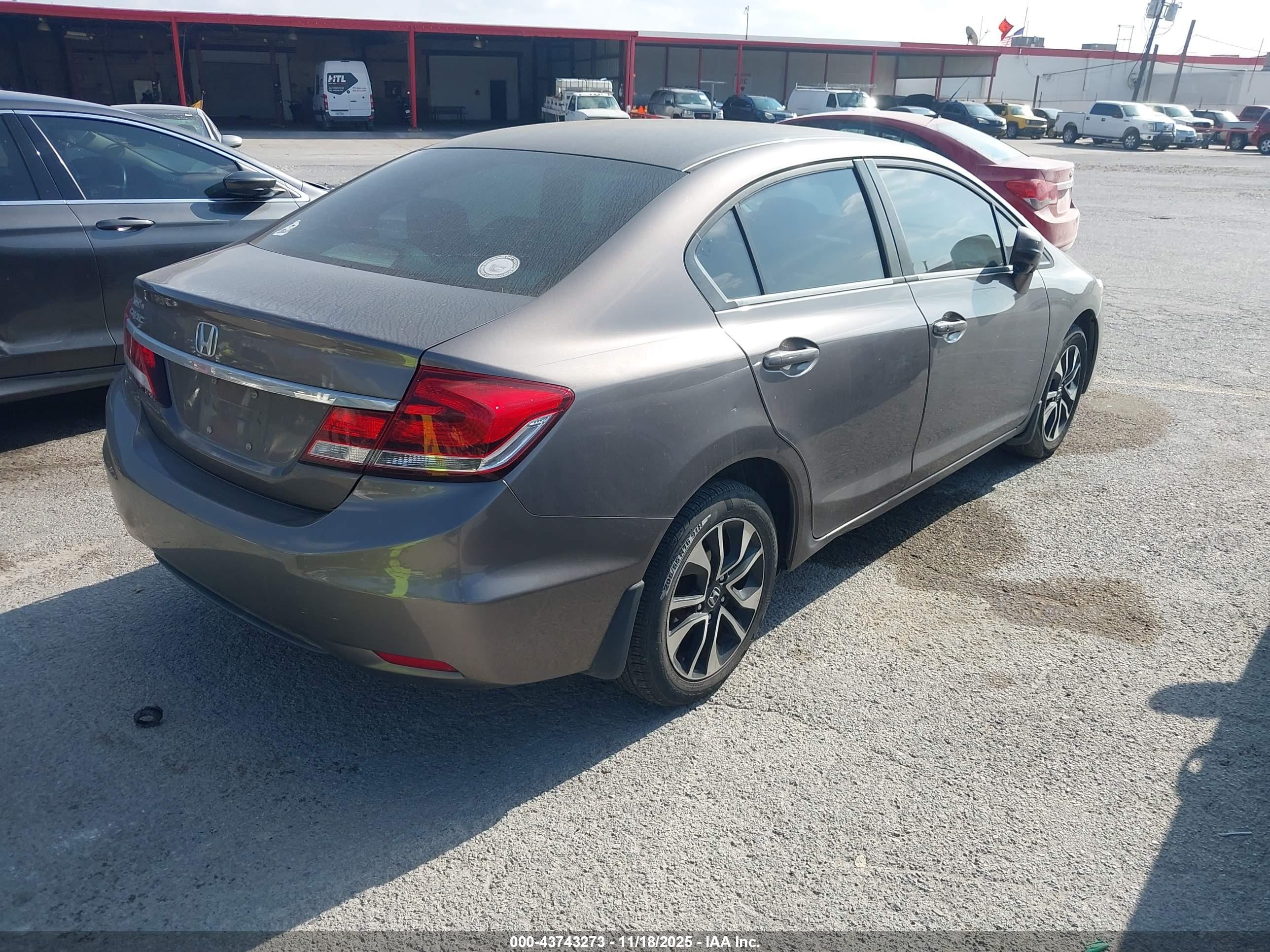HONDA CIVIC image 4