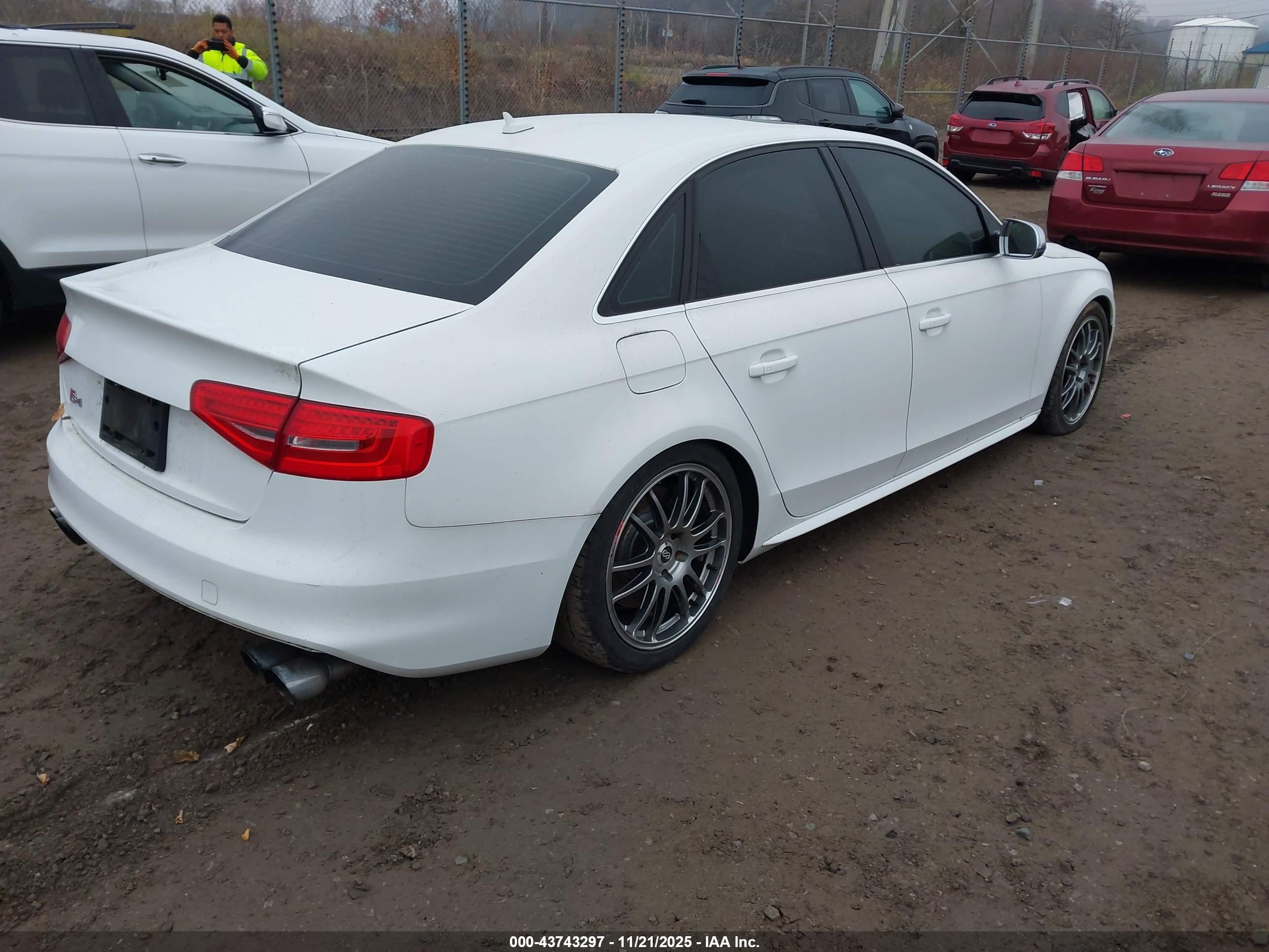 AUDI S4 image 4