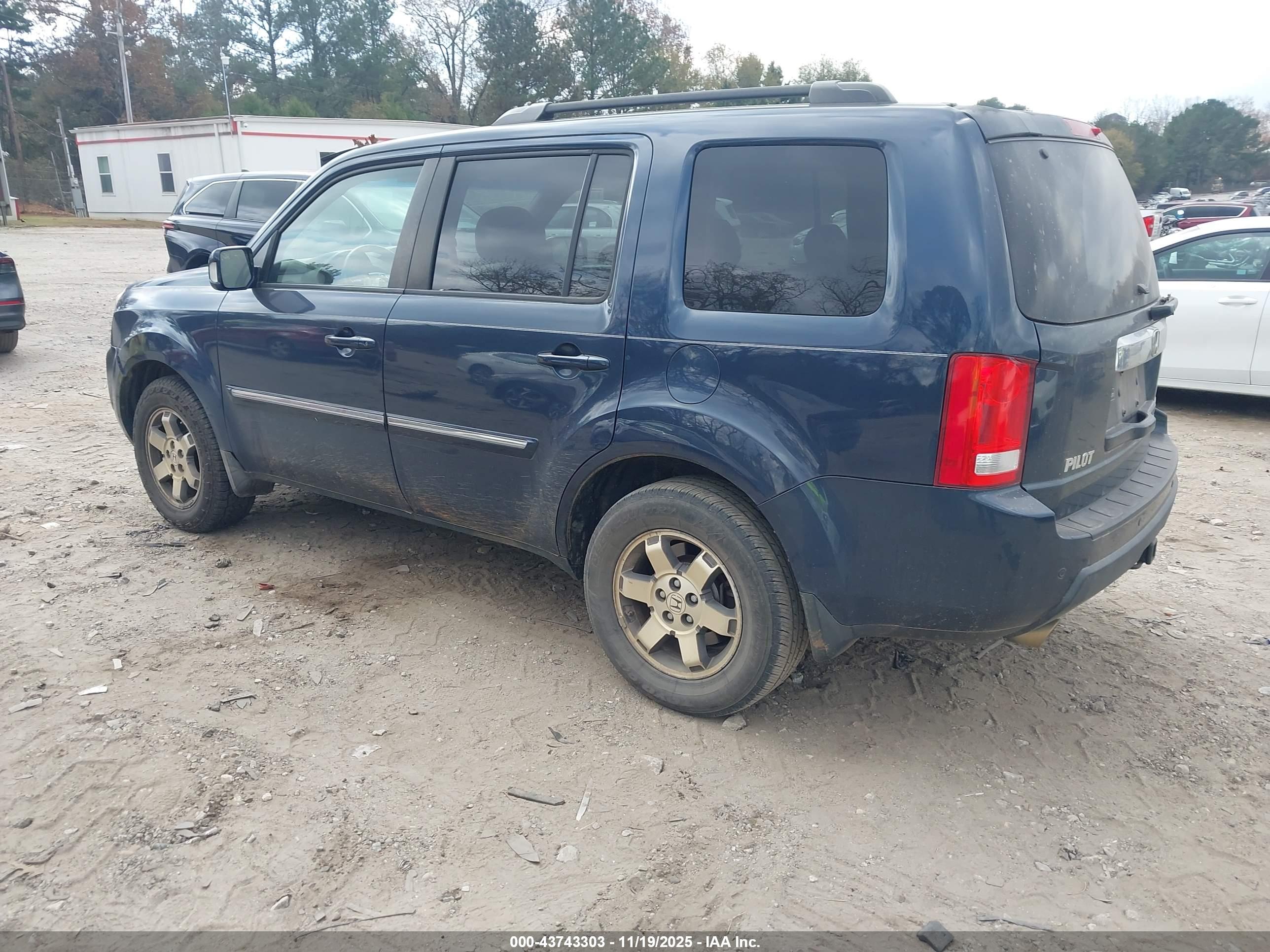 HONDA PILOT image 3