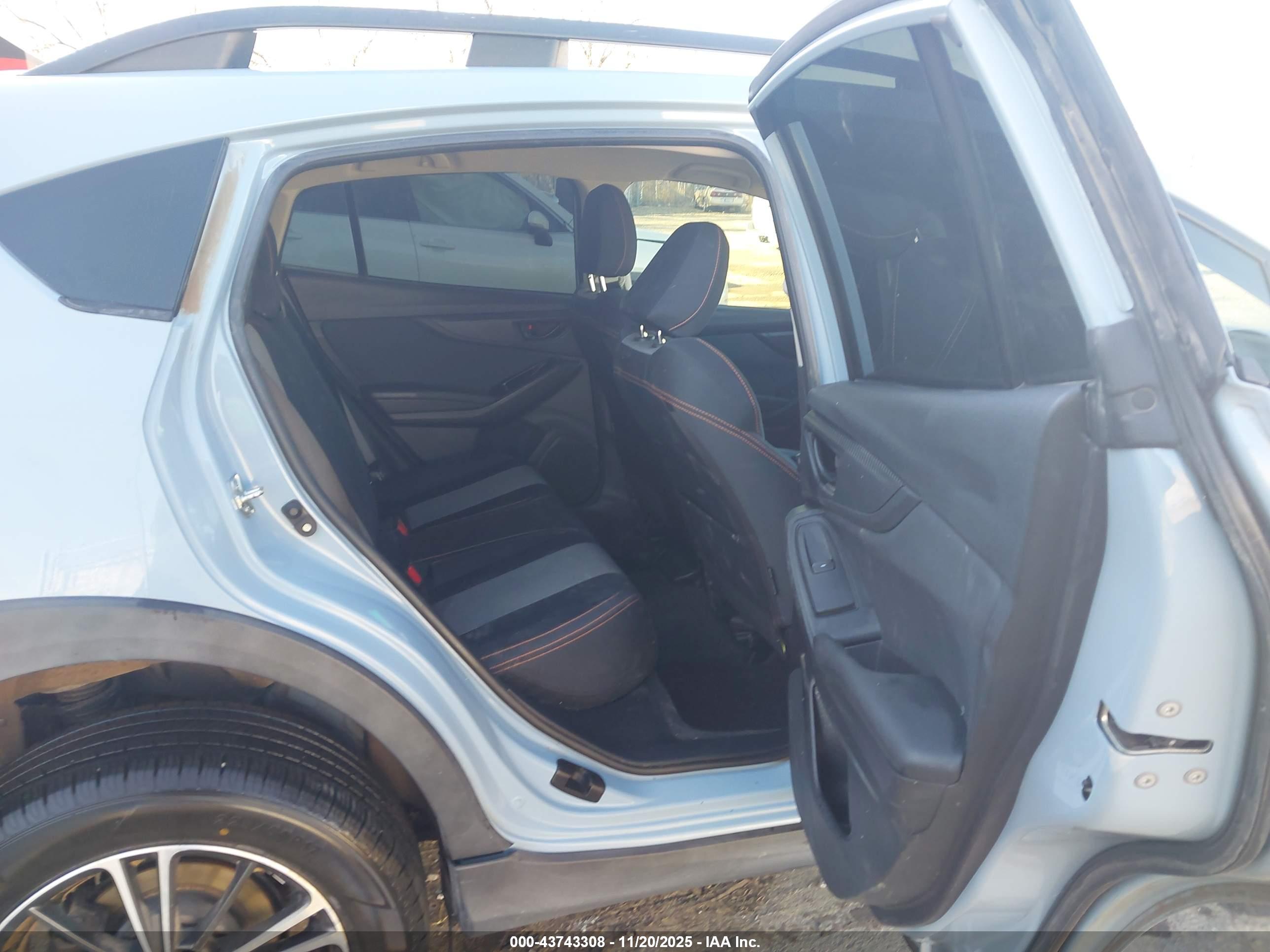 SUBARU CROSSTREK image 8