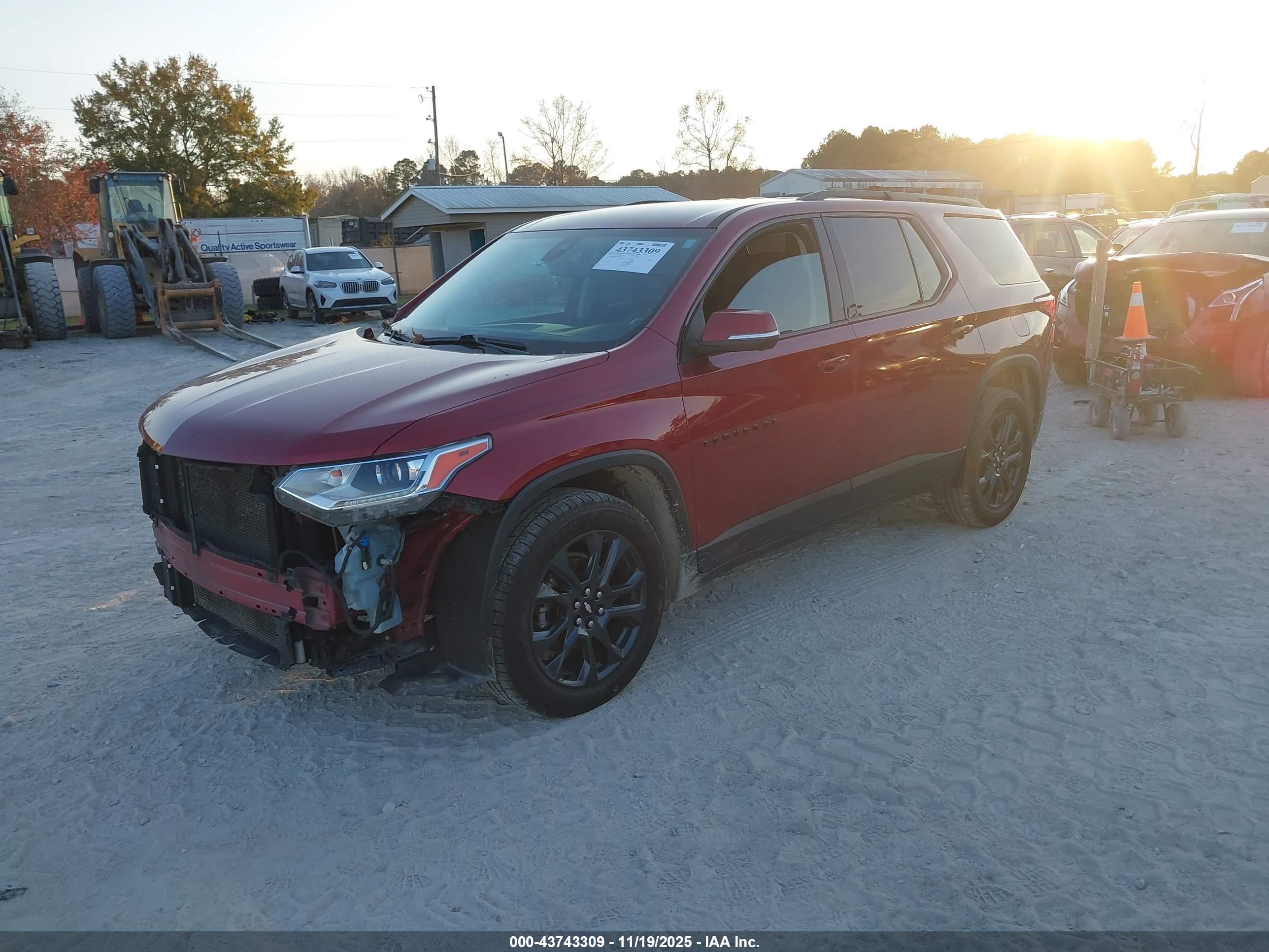 CHEVROLET TRAVERSE image 2